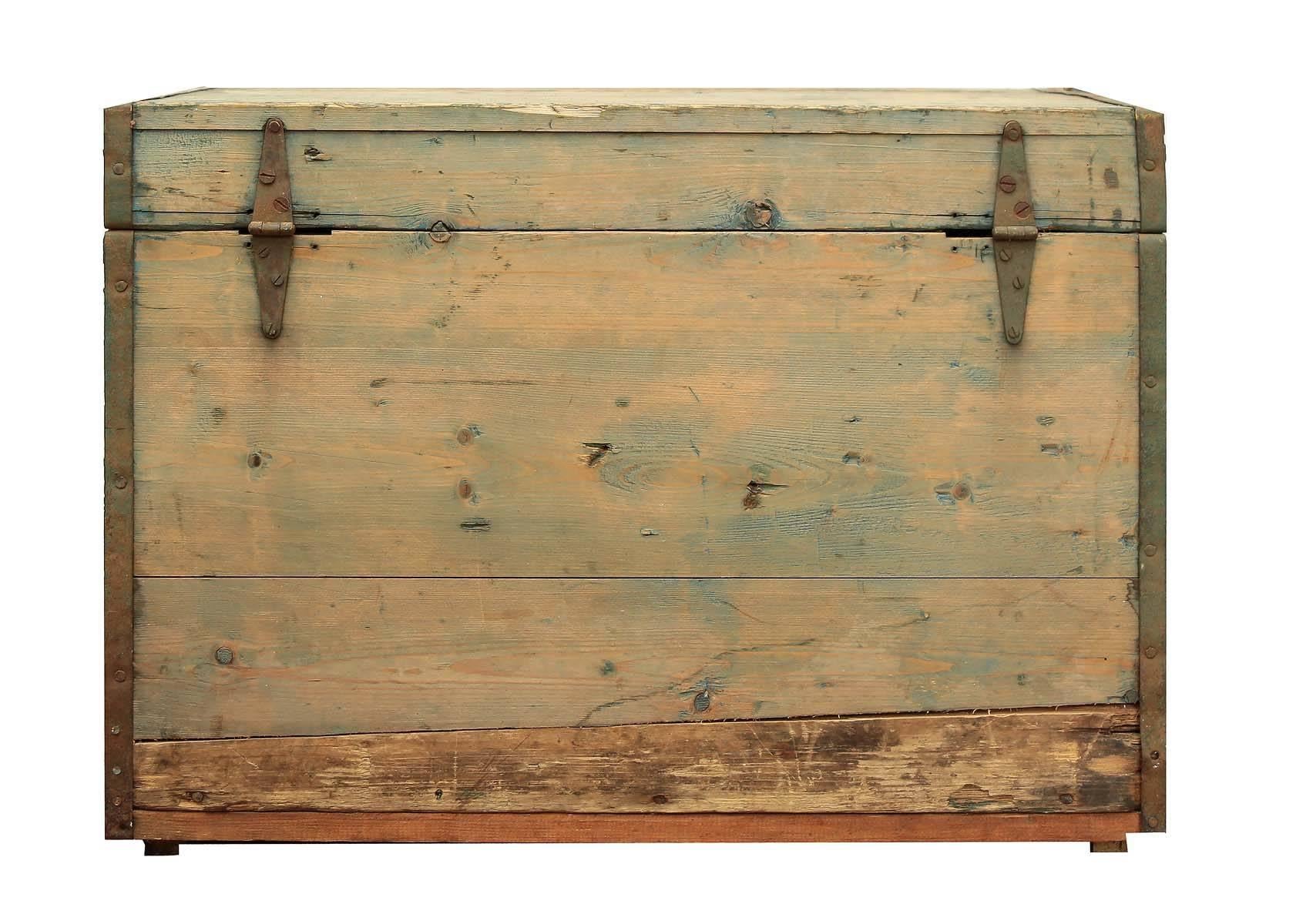 Antique Wood Trunk In Distressed Condition In Sag Harbor, NY