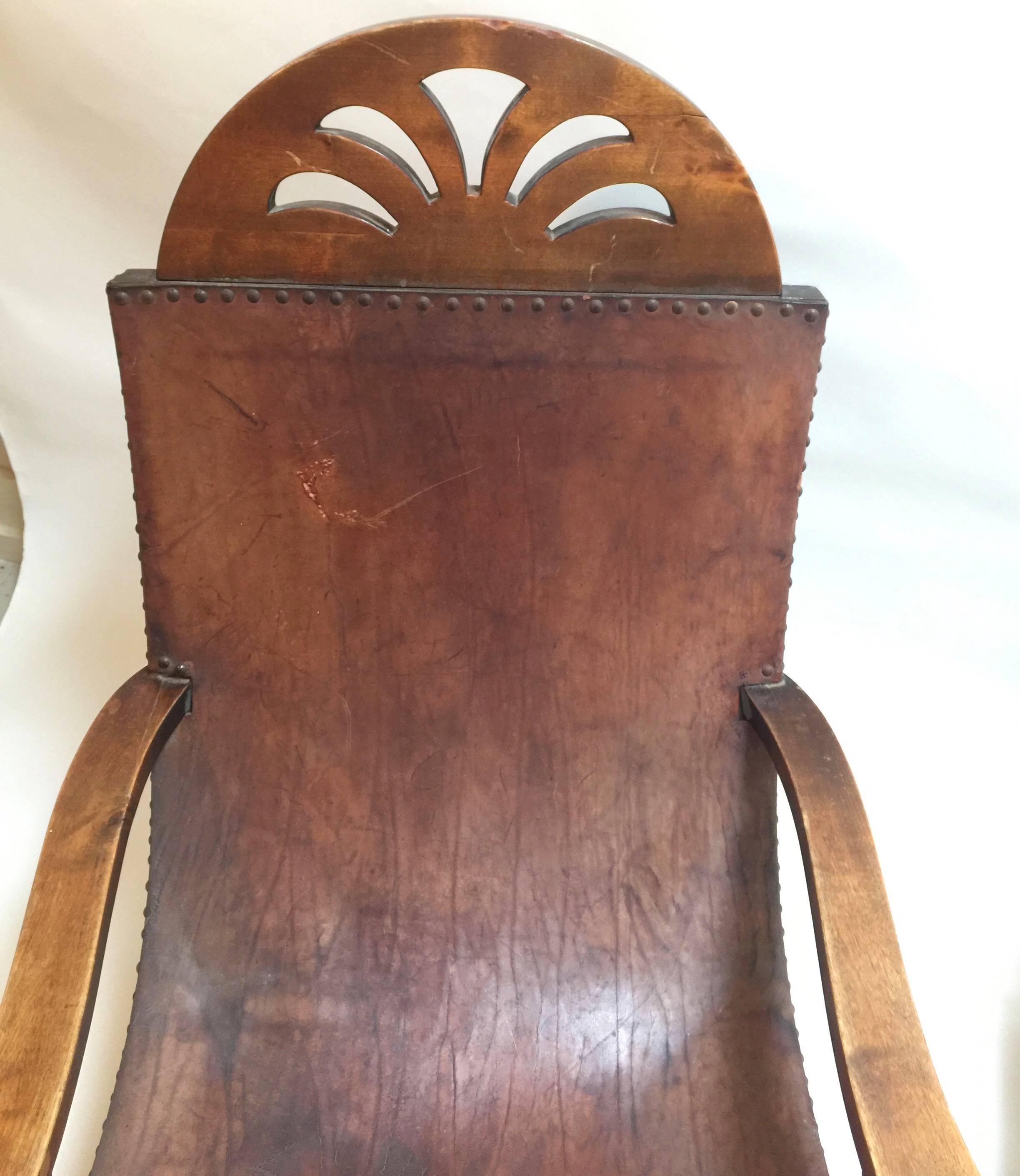 Pair of French Campeche Chairs Leather Seats Nailhead Trim In Fair Condition In Indianapolis, IN