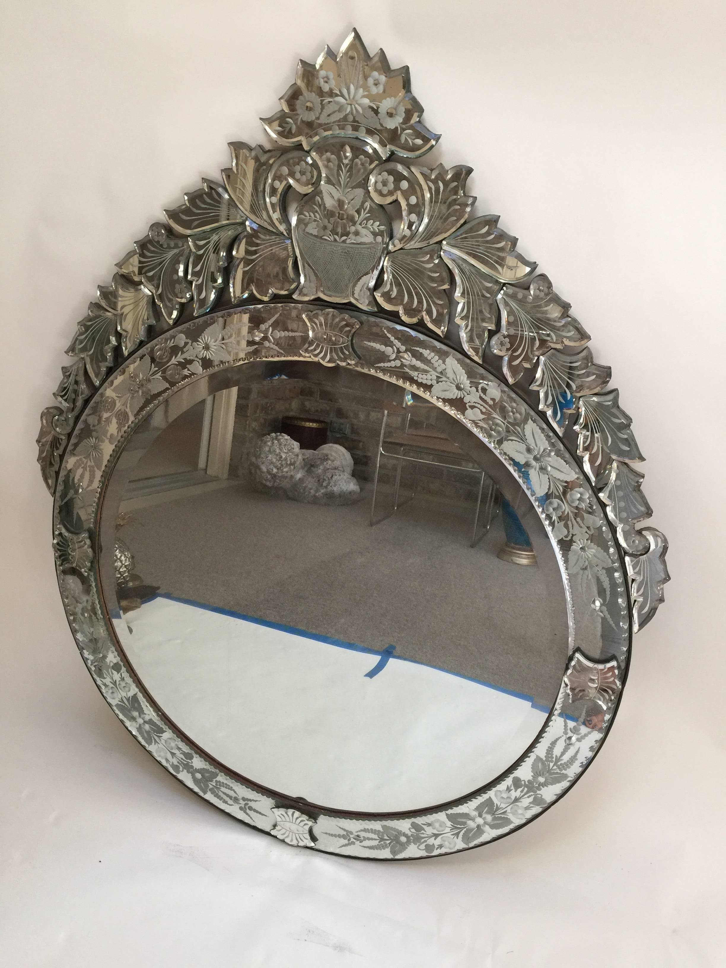 Vintage Venetian Mirror In Good Condition For Sale In Indianapolis, IN