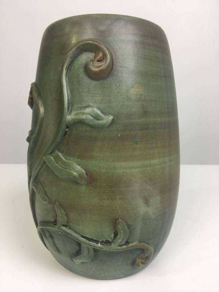 An unusual and apparently rare Weller Kenova vase. Very beautiful in design, color and execution. Will stand out in any room. 

Dimensions: 9