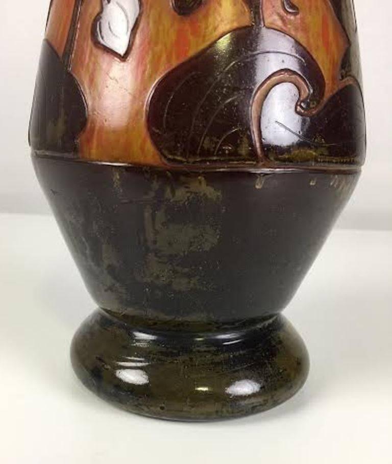 Art déco Vase en verre gravé coloré signé Art Déco Charder en vente