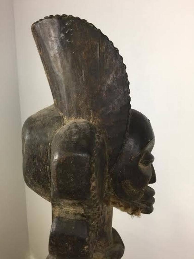 Vintage African Carved Wood Tribal Ancestor Figure In Good Condition In Studio City, CA