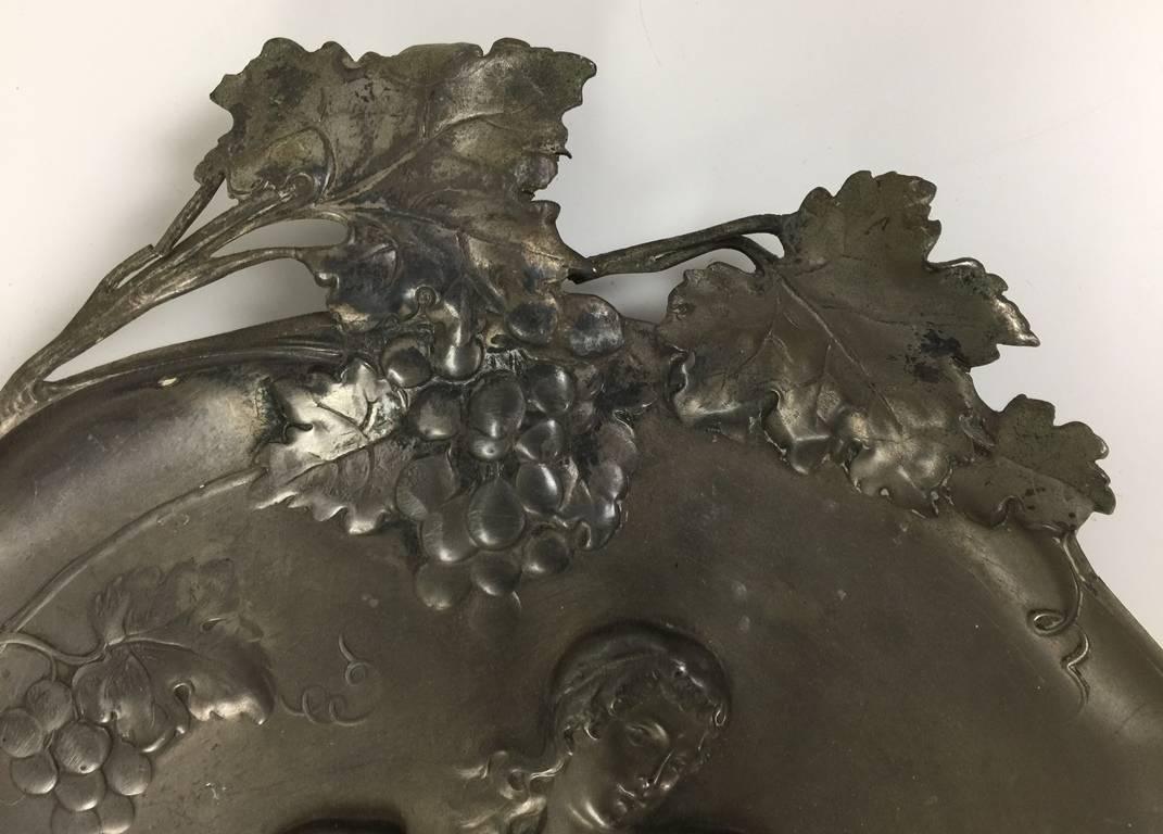 Art Nouveau Pewter Plate or Dish In Good Condition In Studio City, CA