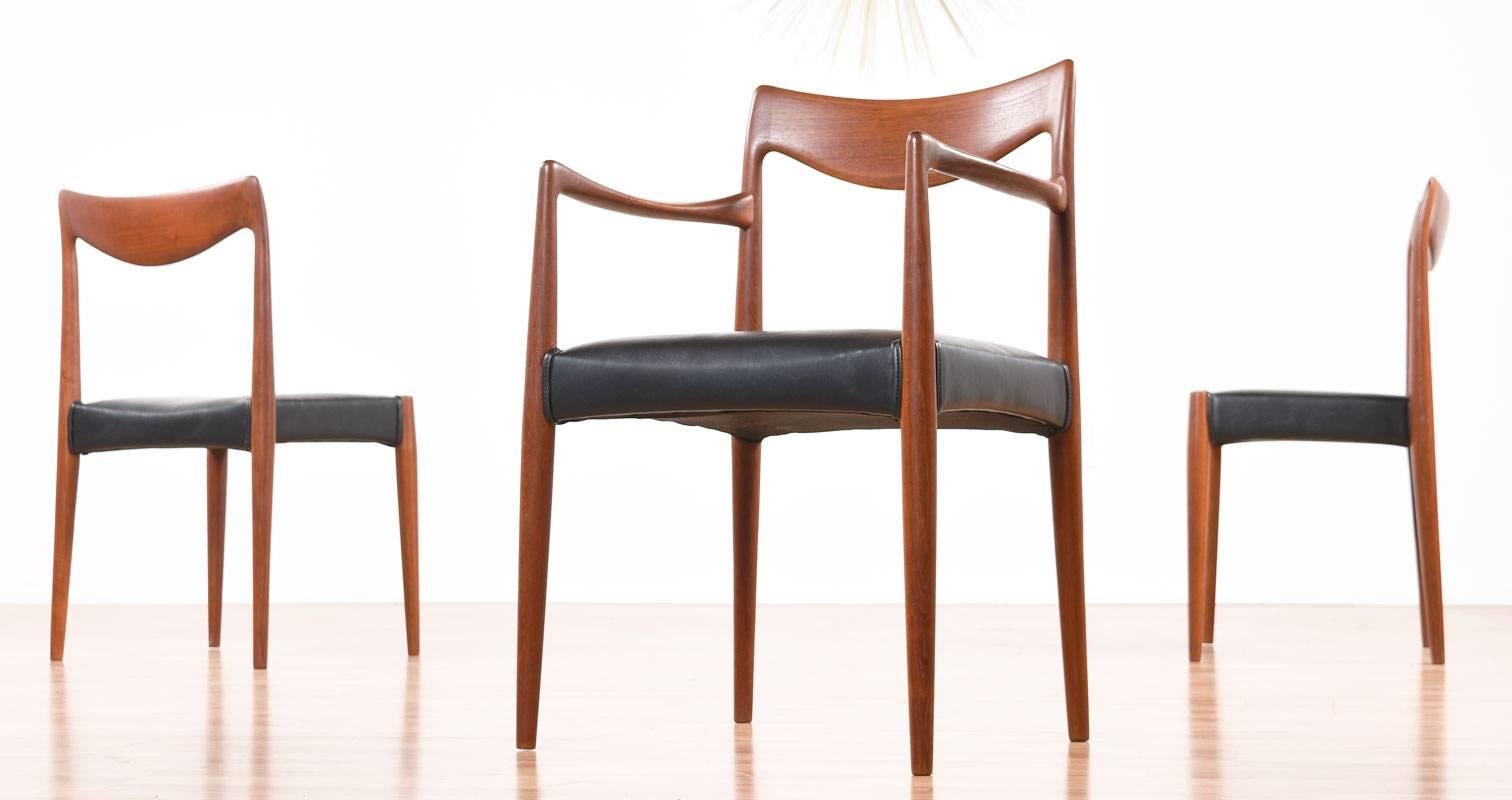 Fabulous group of six early Mid-Century Modern Norwegian teak dining chairs by Gustav Bahus. The 
