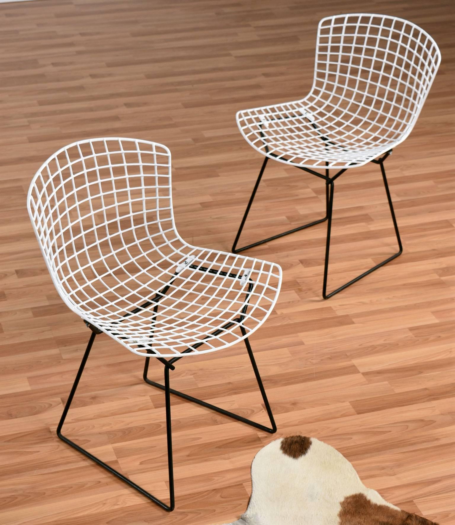 Mid Century Modern Bertoia Knoll Chairs with Yellow Pads In Excellent Condition In Chattanooga, TN