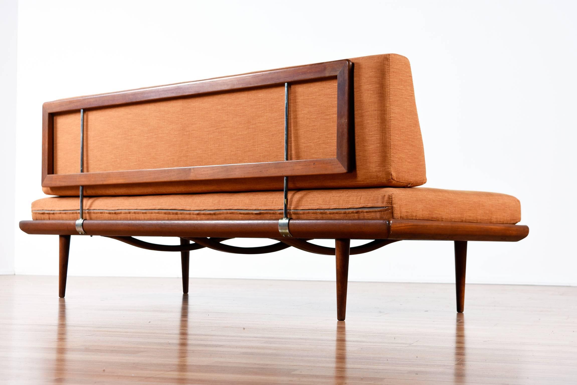 Beautifully restored Mid-Century Modern daybed sofa. The famed 