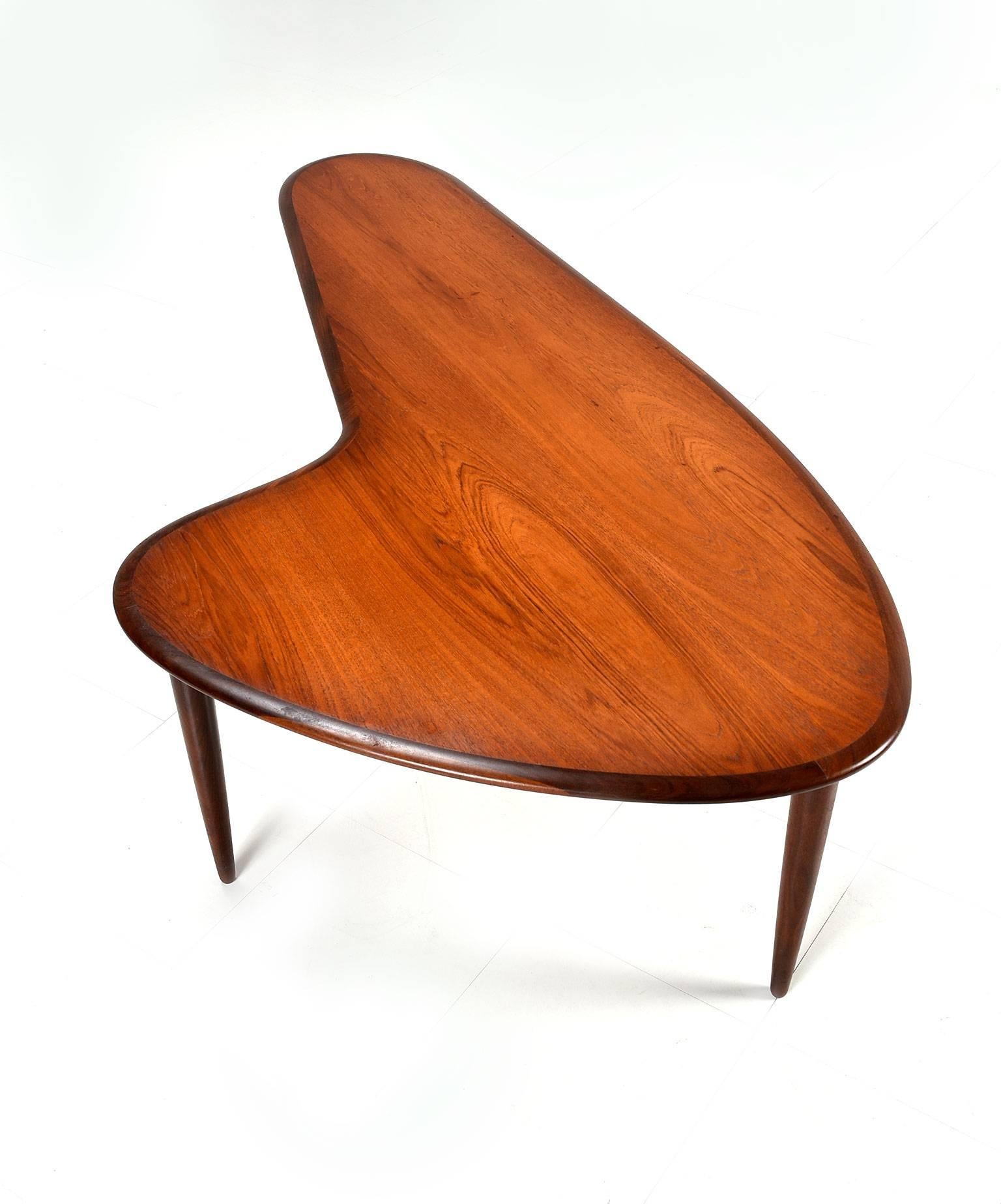 Mid-Century Modern Danish Teak Boomerang Coffee Table, 1950s In Excellent Condition In Chattanooga, TN