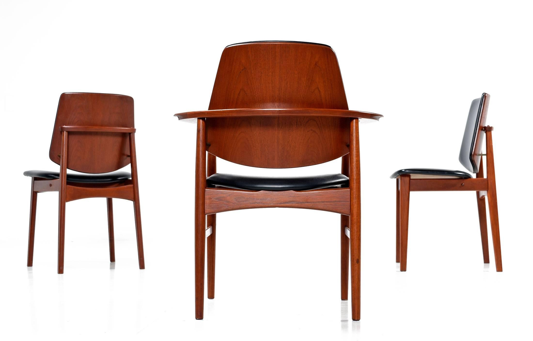 Mid-Century Modern Hovmand Olsen Danish Dining Chairs In Excellent Condition In Chattanooga, TN