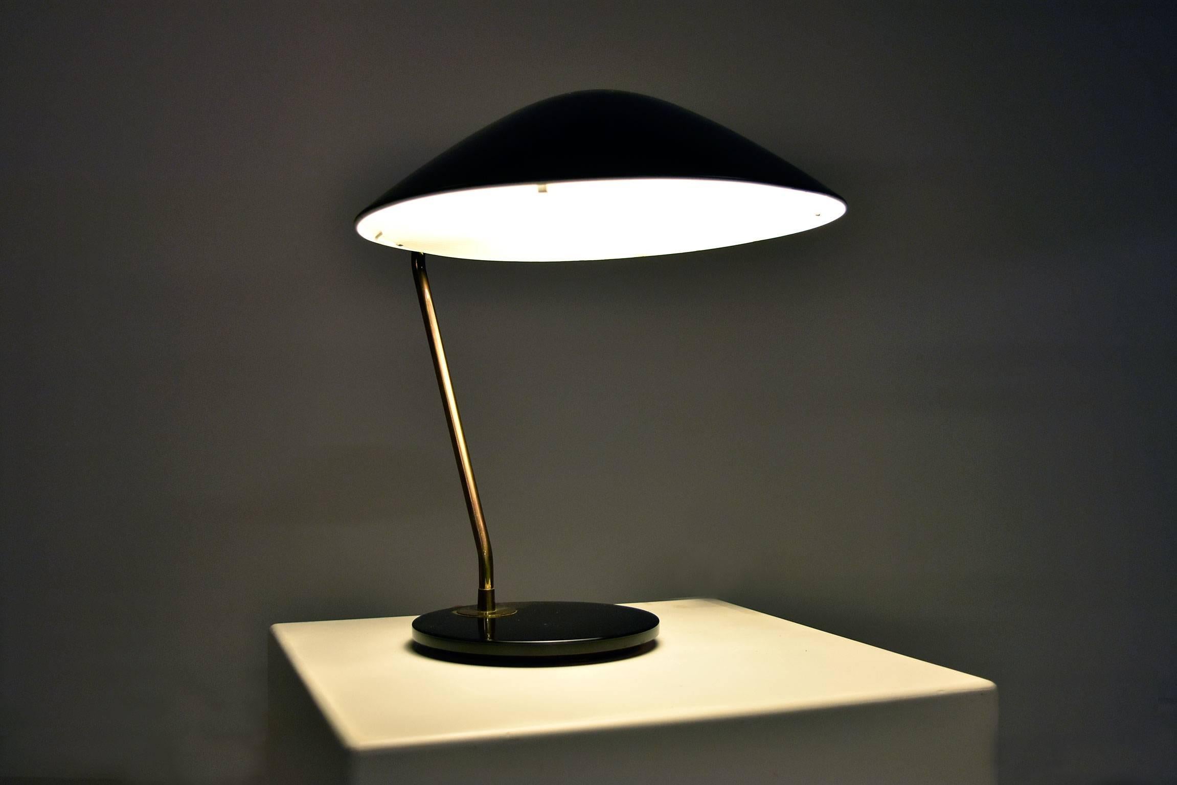 Enameled Mid-Century Modern Gerald Thurston for Lightolier Black Enamel and Brass Lamp