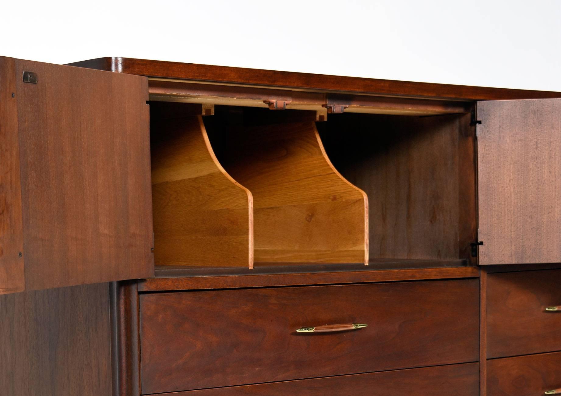 broyhill saga dresser