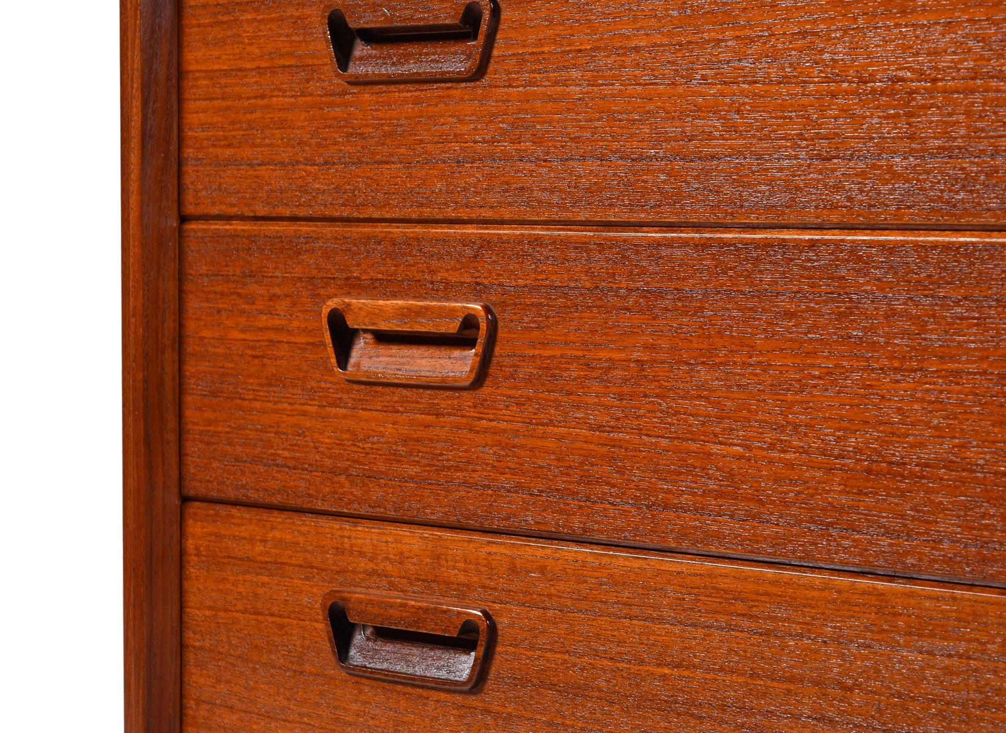 Early Modern Danish Teak Bachelors Chest Dresser, Circa 1950's In Excellent Condition In Chattanooga, TN
