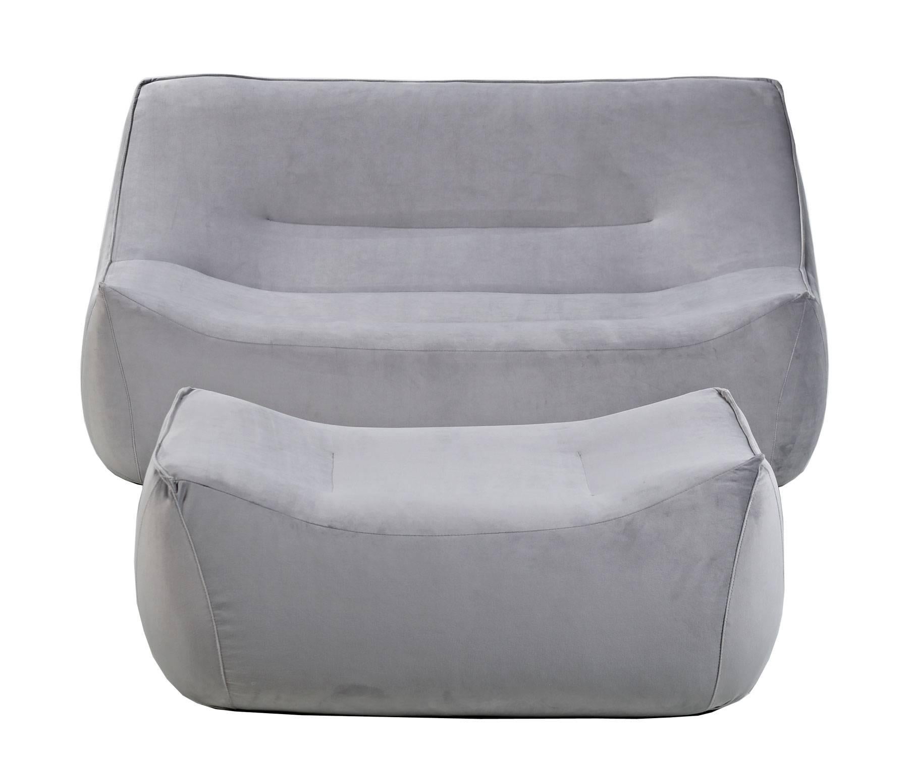 Modern Ligne Roset Sake Small Settee and Ottoman in Light Grey, 1990s