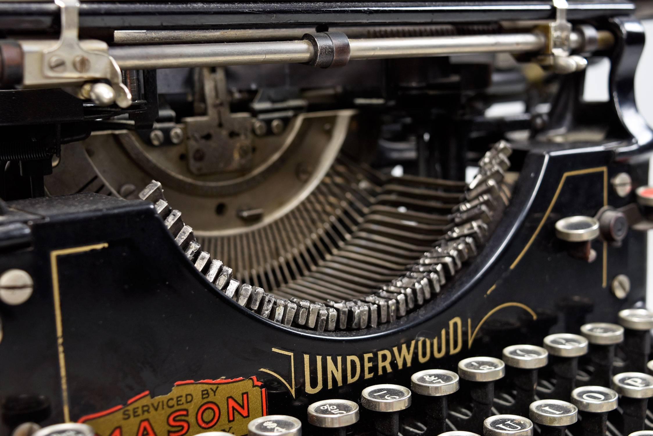 Industrial Fully Functioning Early 20th Century Underwood No. 5 typewriter Serial #23201