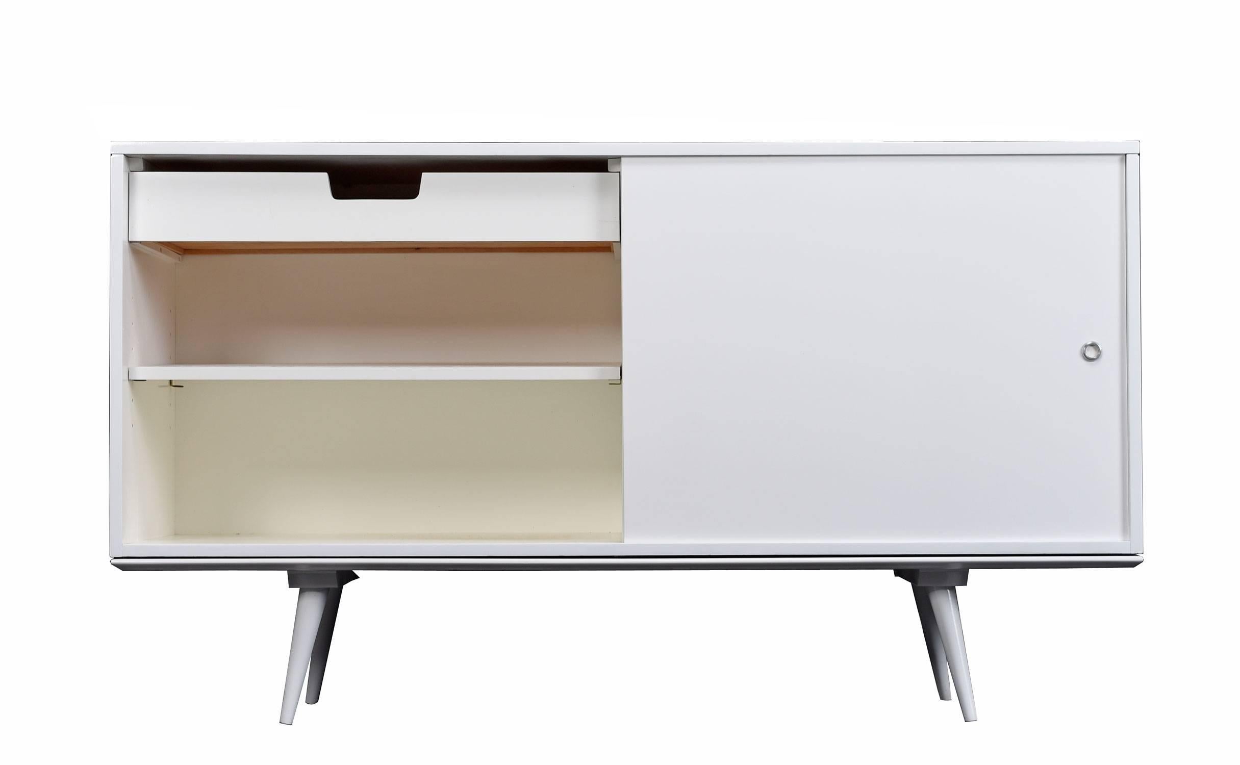 Mid-Century Modern White Lacquer Paul McCobb Planner Group for Winchendon Credenza Buffet Cabinet