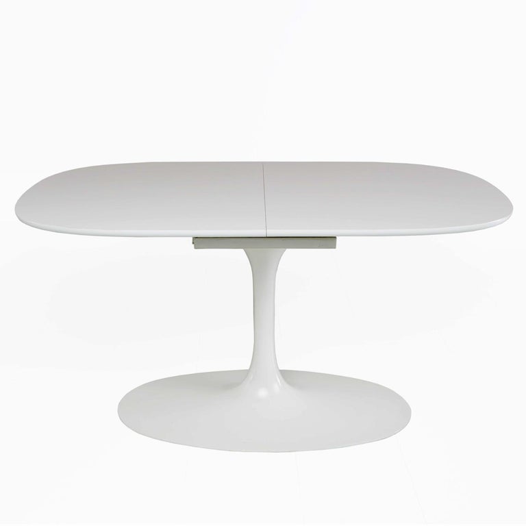 Saarinen Style Tulip Dining Set By Burke At 1stdibs Late 20th Century Saarinen Style Tulip Dining Set By Burke For
