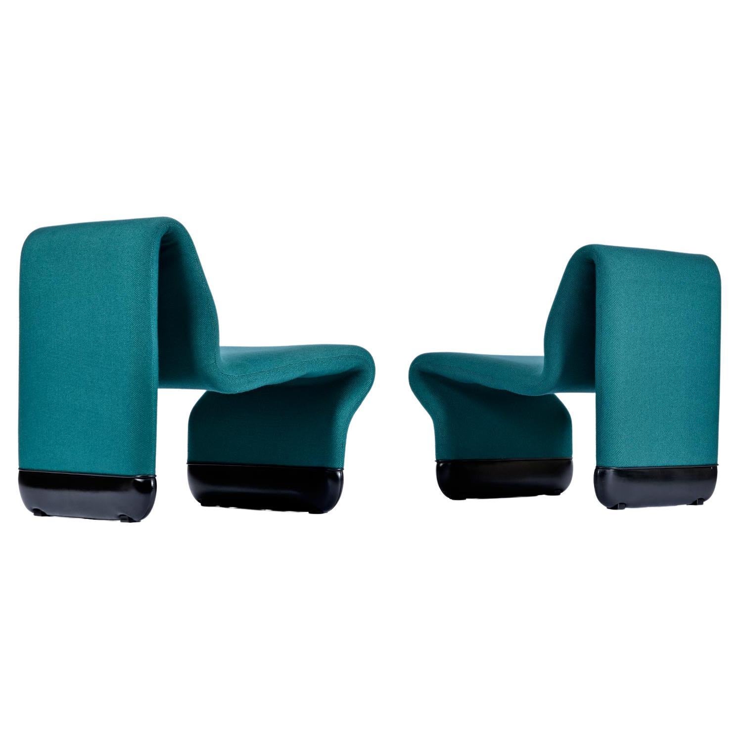 We can neither confirm nor deny that these Paul Boulva suspension chairs have seen screen time on Start Trek: The Next Generation, but the teal color resemblance to the Ten Forward chairs is uncanny. The elusiveness of this line makes their