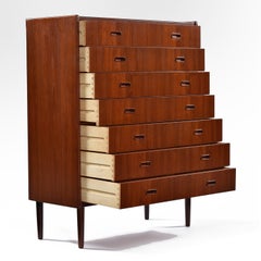 Commode haute commode danoise des années 1960 avec poignées encastrées ovales sculptées