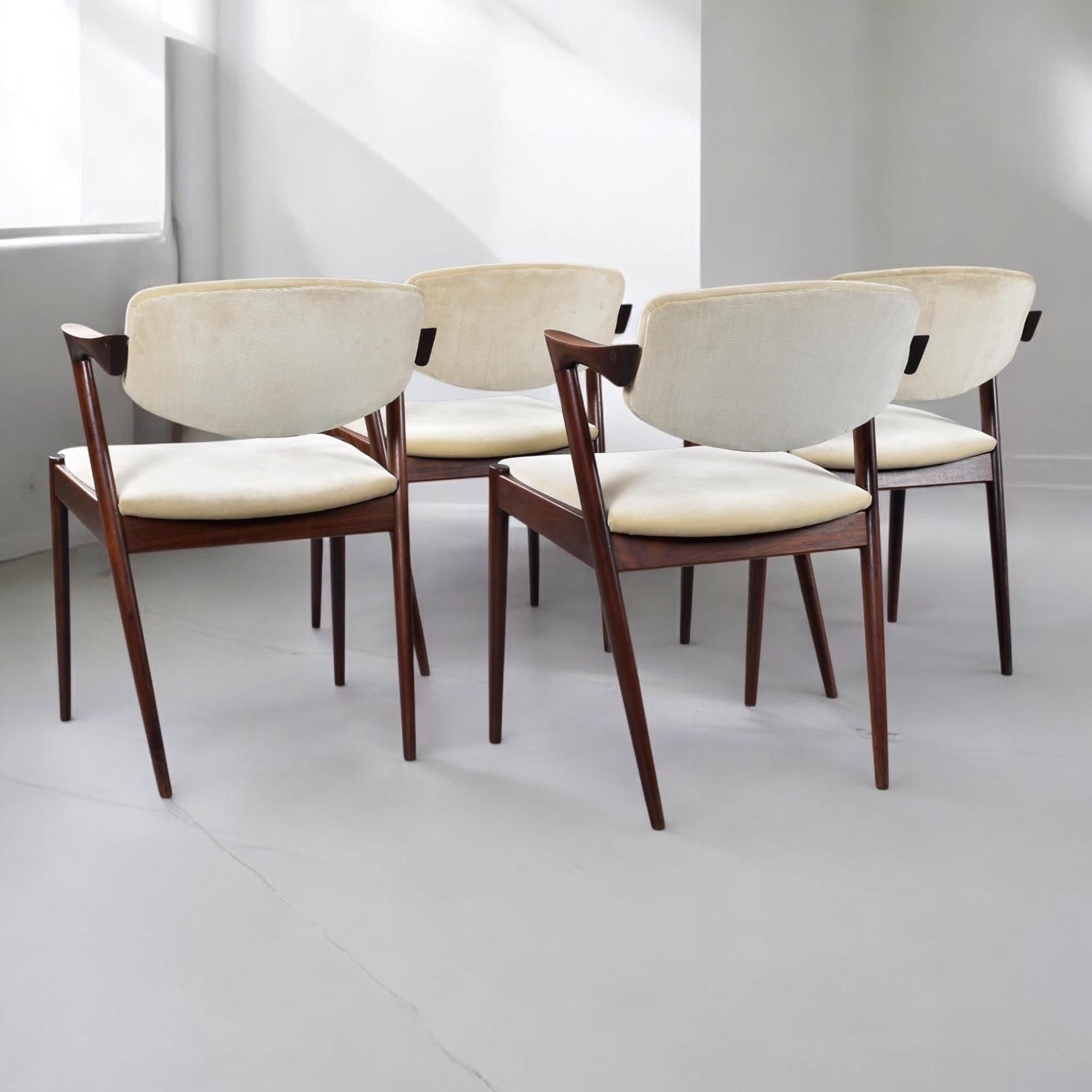Set di 4 poltrone Kai Kristiansen modello 42 in teak massiccio 