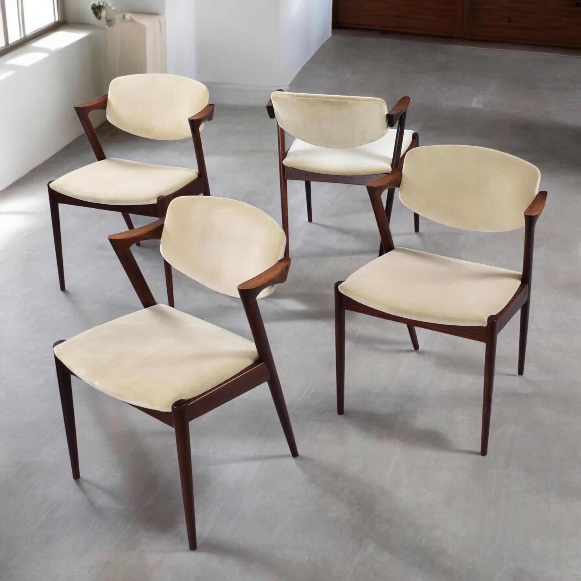 Set di 4 poltrone Kai Kristiansen modello 42 in teak massiccio 