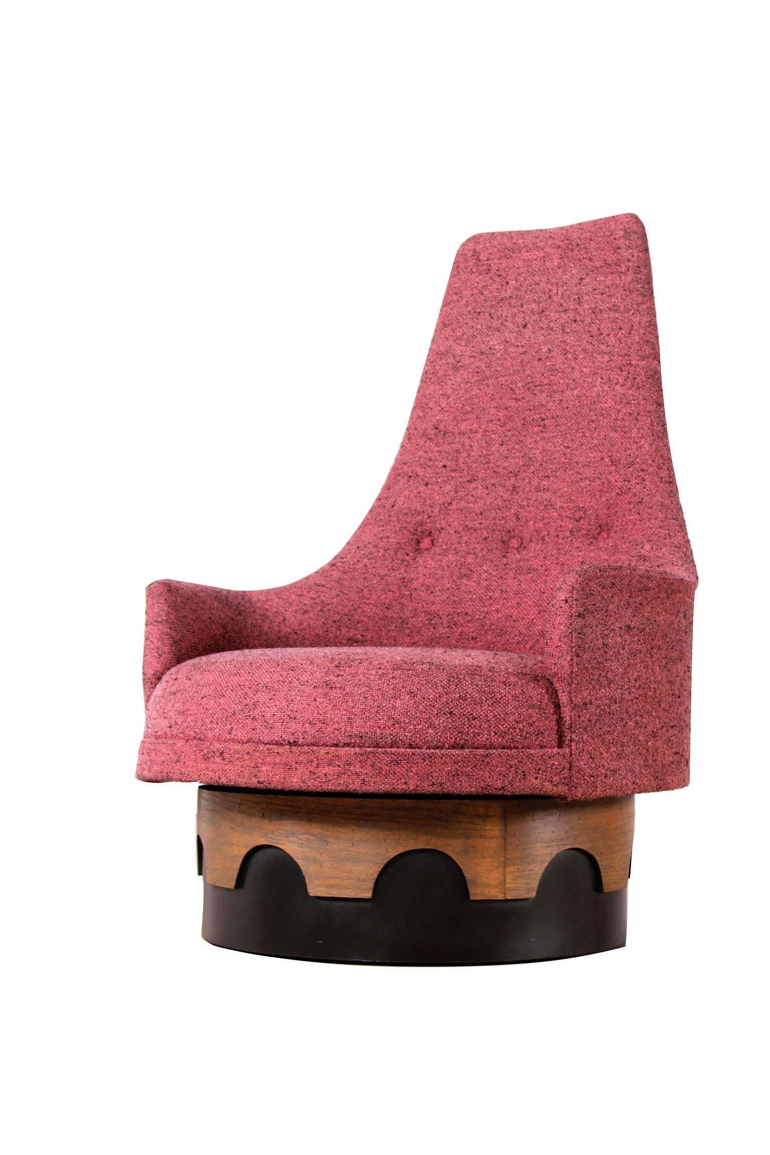 Vintage Adrian Pearsall high back swivel lounge chair from his “Strictly Spanish” collection for Craft Associates. This time capsule piece boasts original fuchsia tweed upholstery in stellar condition. The chair has been professionally steam cleaned