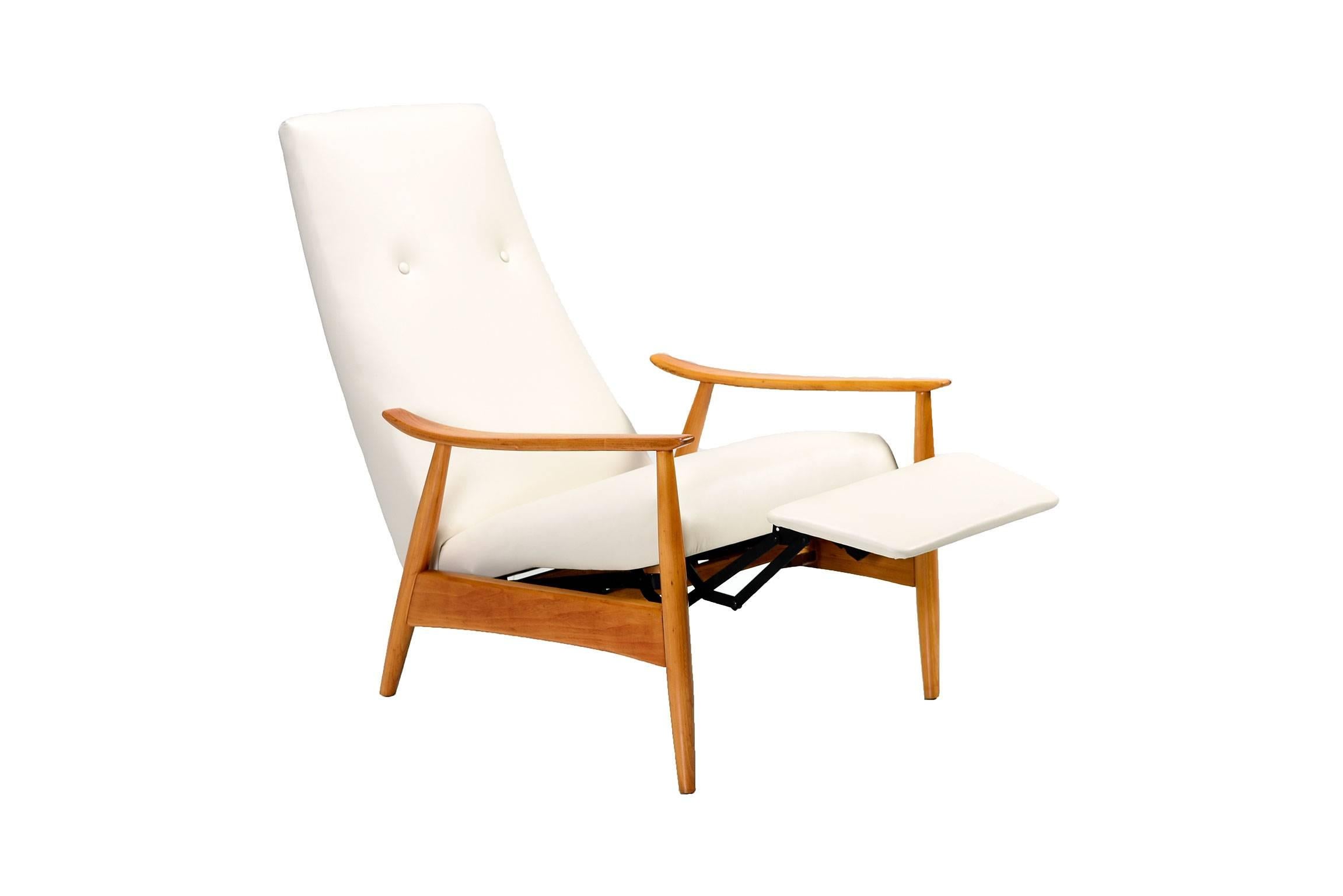 Milo Baughman for Thayer Coggin Oak Reclining Leather Lounge Chair 1