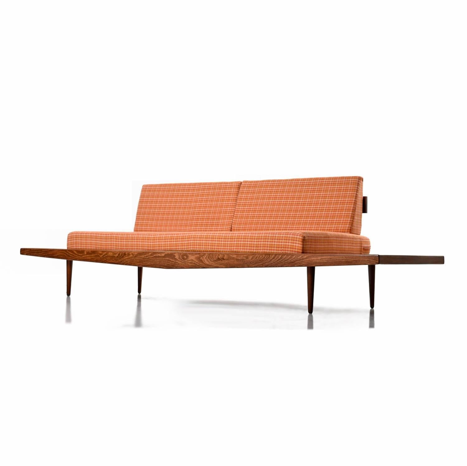 American Adrian Pearsall Style Oak Daybed Sofa with Floating End Tables, circa 1960s