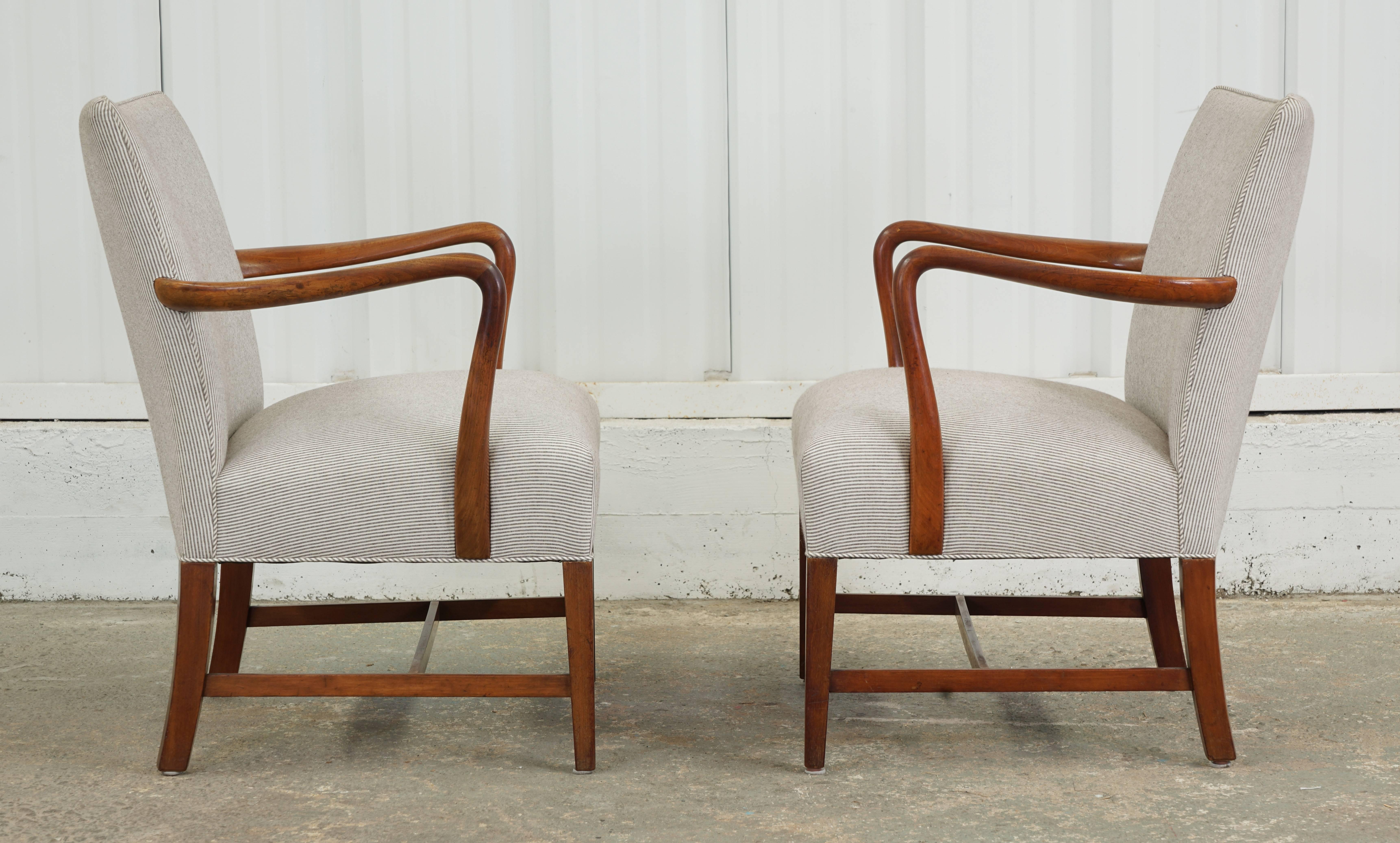 Pair of 1950s Danish Armchairs in the Manner of Jakob Kjaer In Excellent Condition In Los Angeles, CA