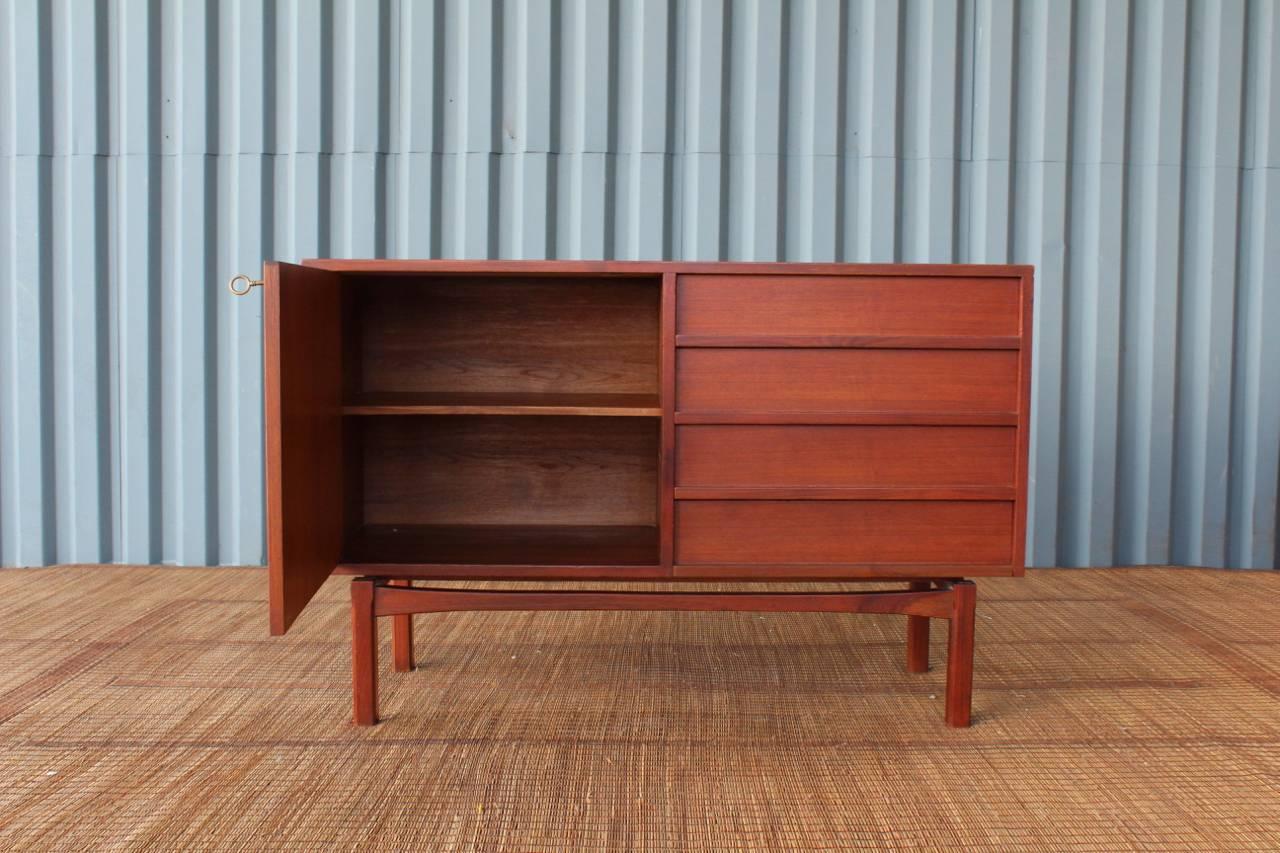 Pair of Danish Modern Cabinets In Excellent Condition In Los Angeles, CA