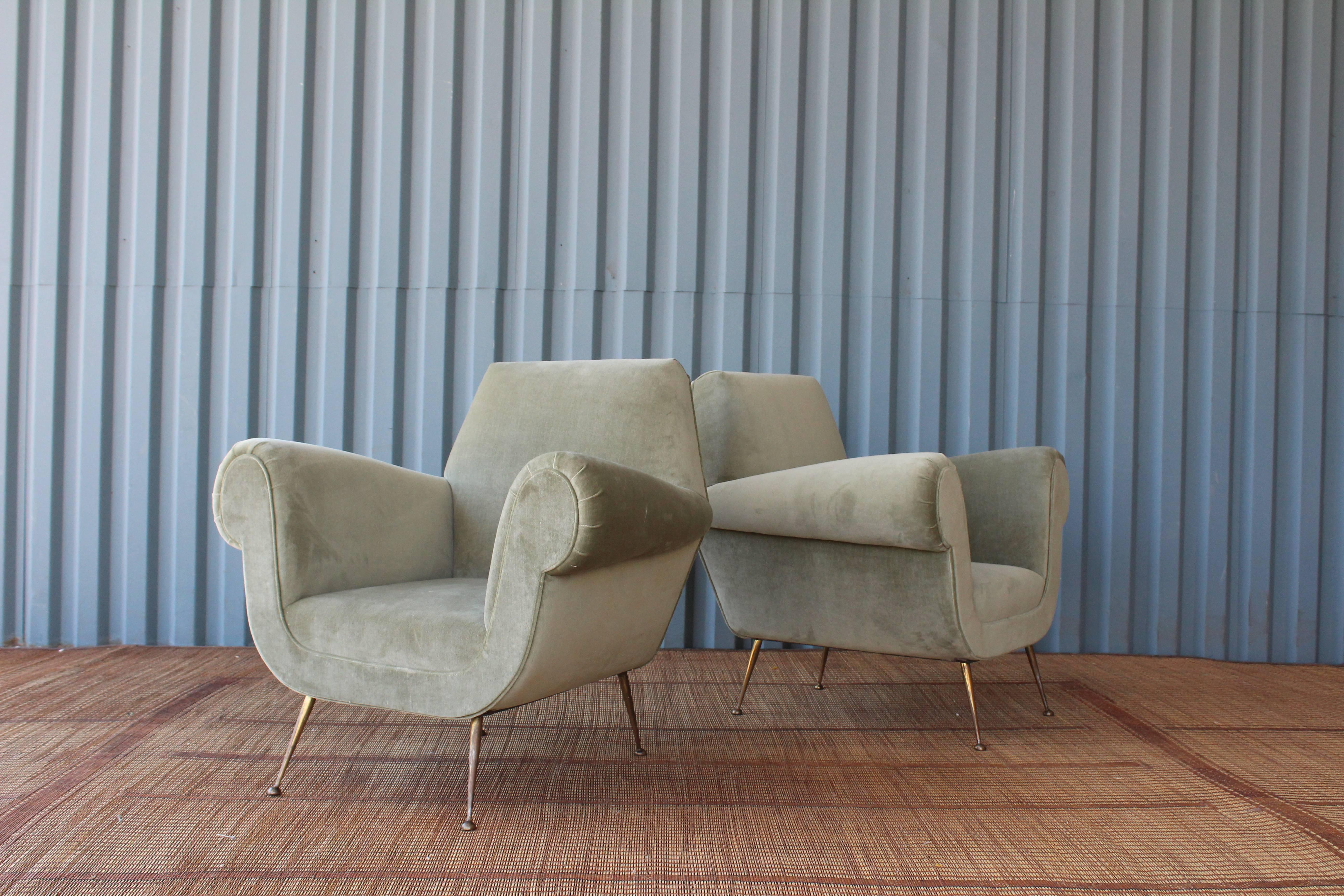 Pair of Midcentury Italian Armchairs In Excellent Condition In Los Angeles, CA