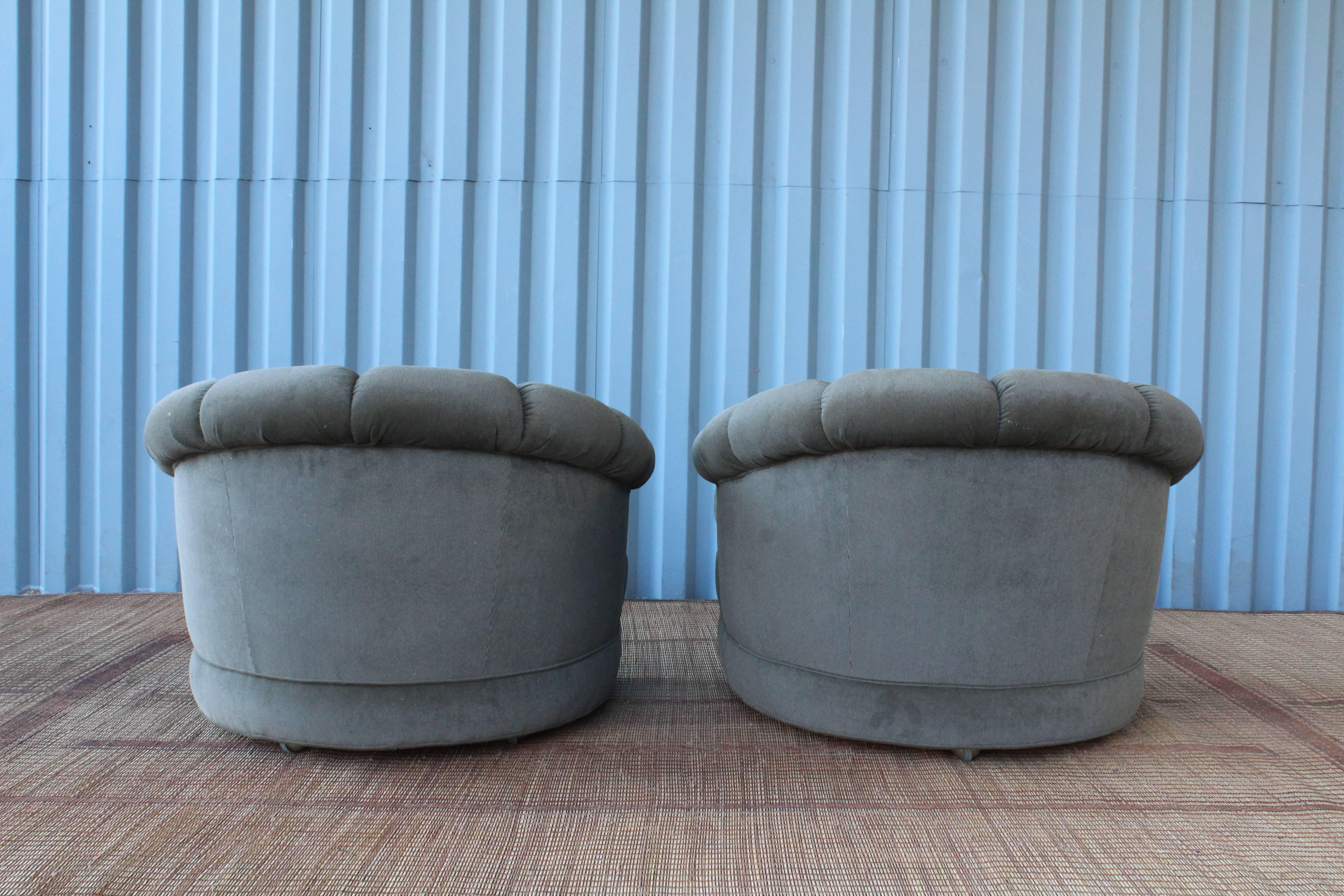 Mid-Century Modern Pair of 1970s Barrel Back Tub Chairs on Rolling Casters