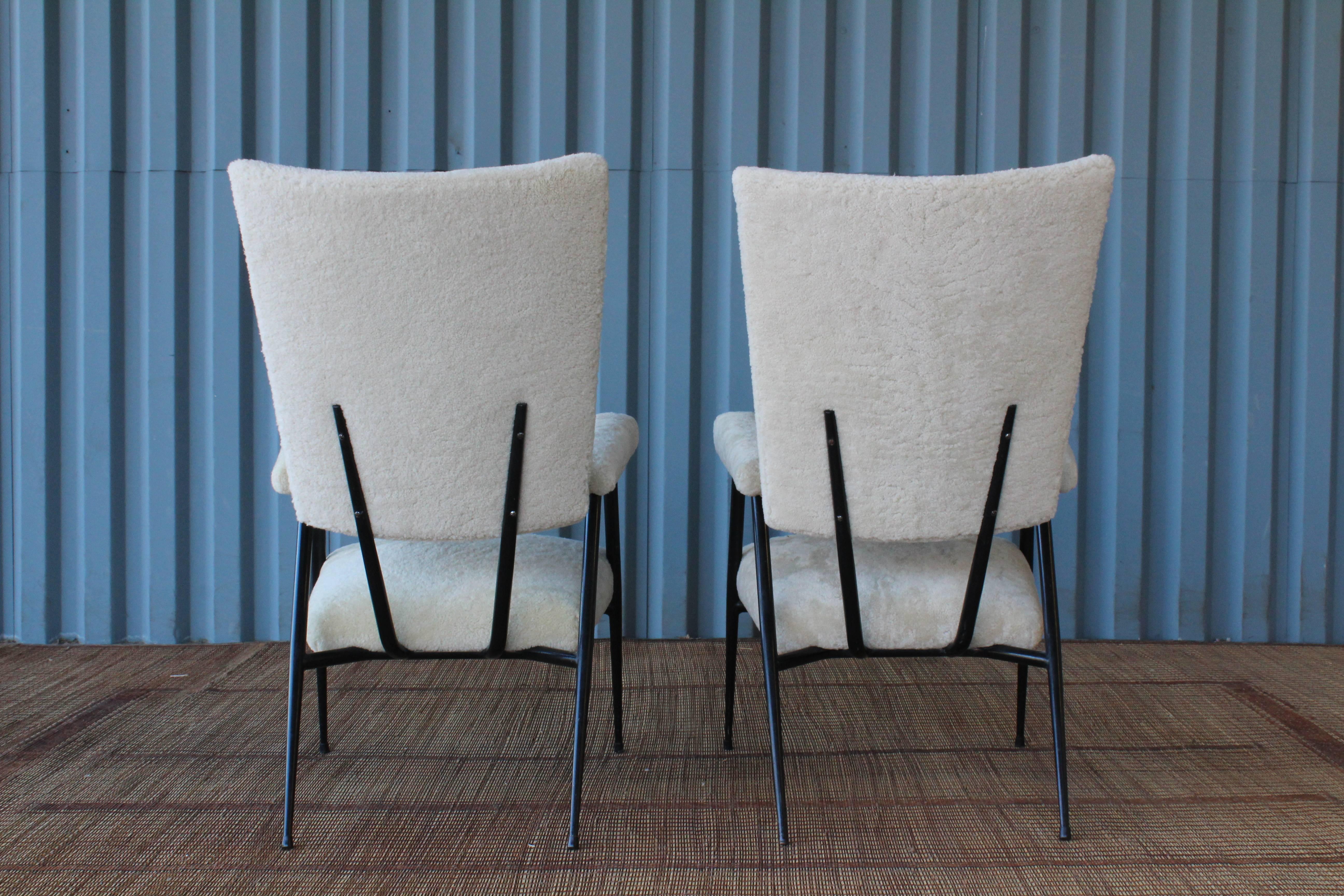 Pair of Metal Frame Armchairs in Sheepskin, Italy, 1960s In Excellent Condition In Los Angeles, CA