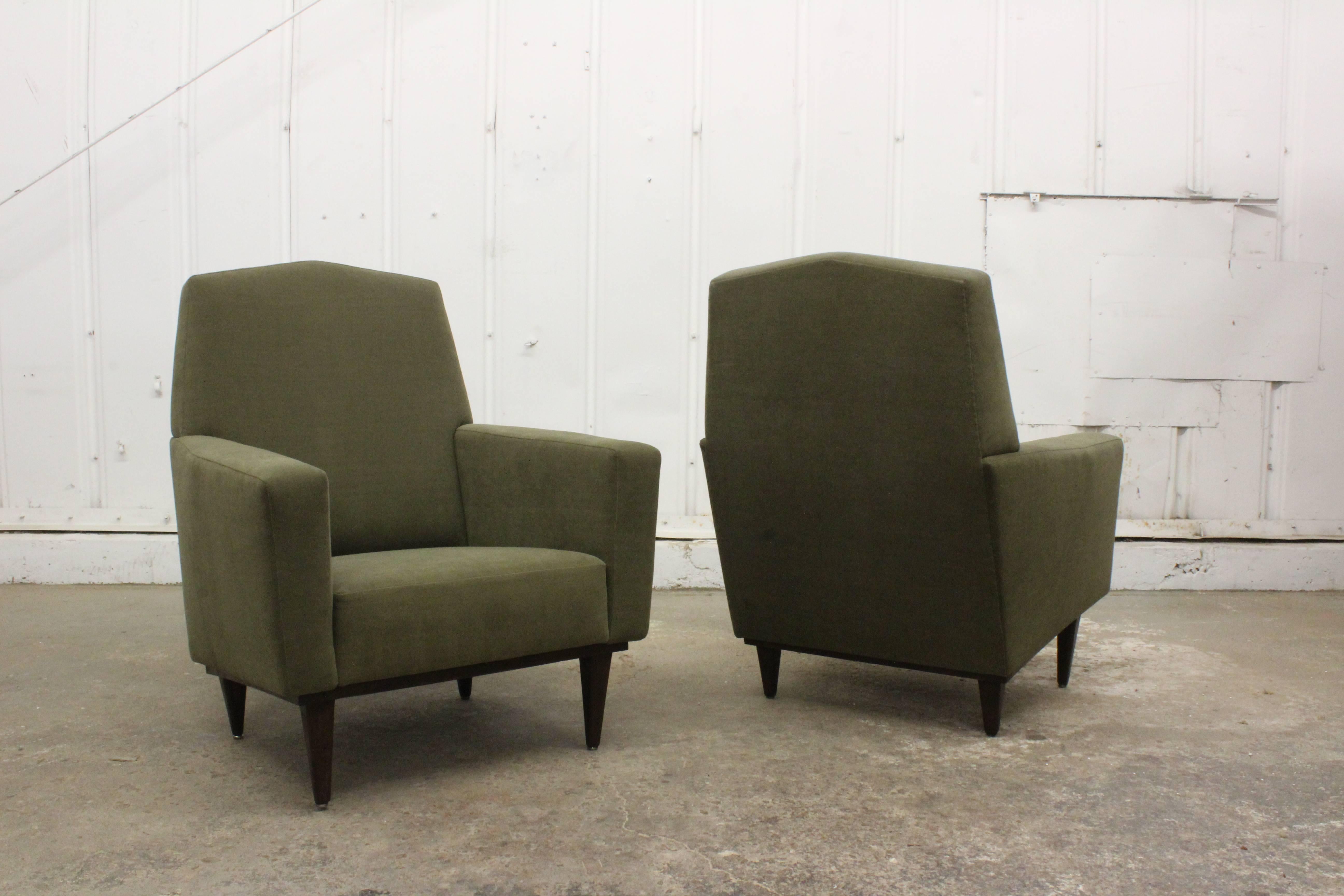Pair of 1950s French Armchairs In Excellent Condition In Los Angeles, CA