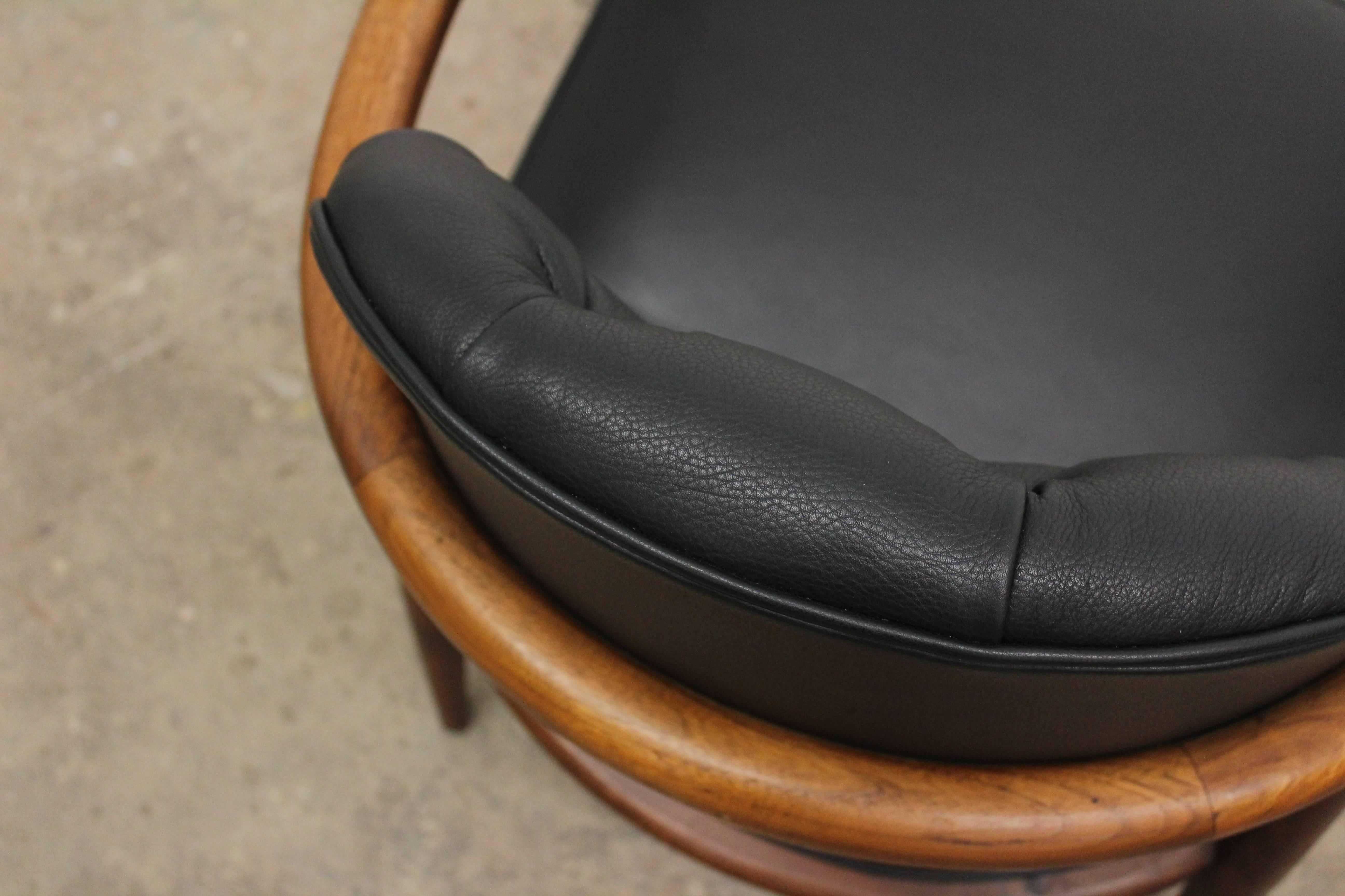 Armchair by T.H. Robsjohn-Gibbings 2
