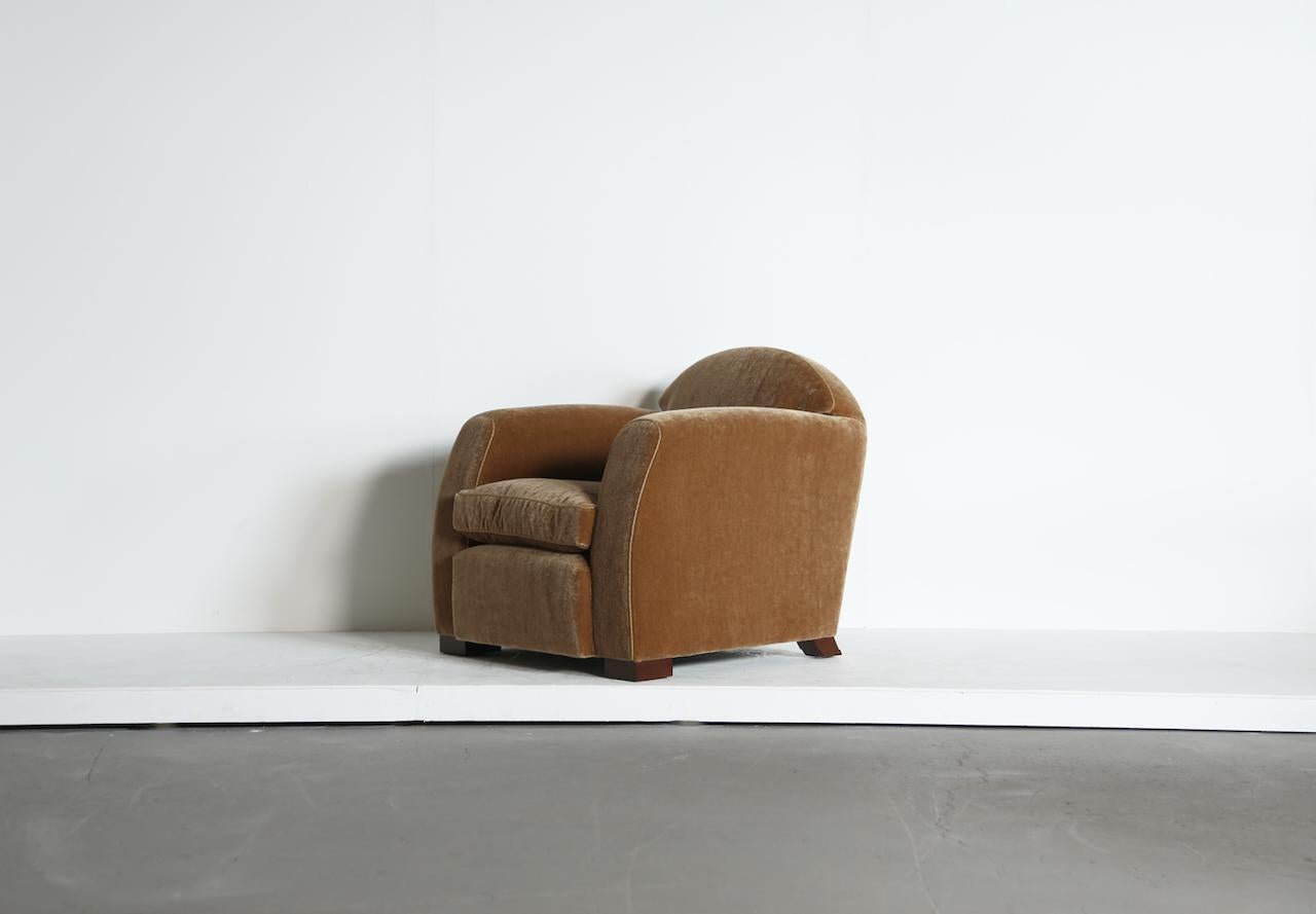 Silla Club de brazos curvos, tapizada en mohair puro en venta 2
