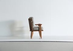 Un sillón de roble de Guillerme et Chambron, Francia, década de 1960