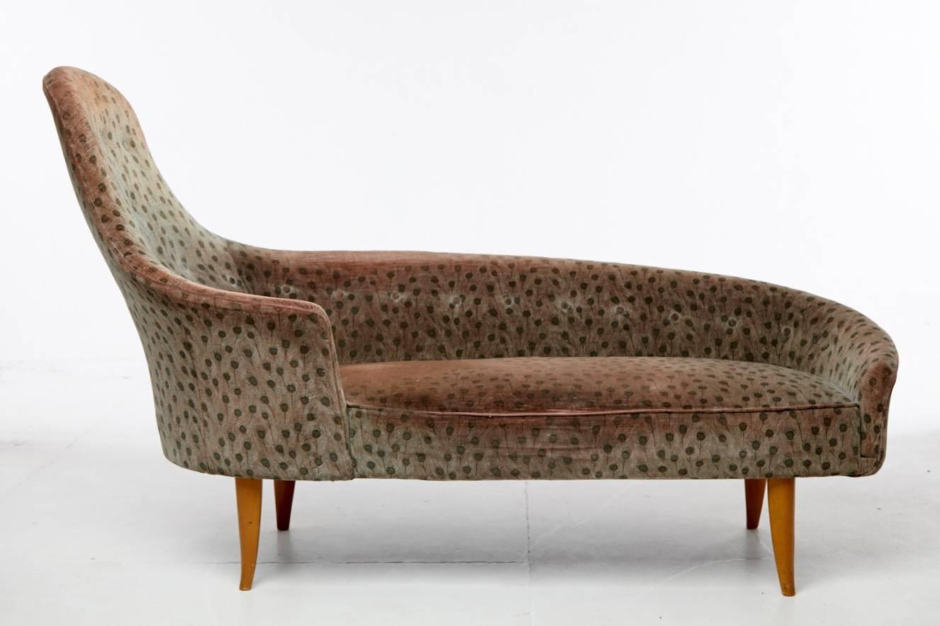 Extraordinary Kerstin Hörlin-Holmquist Garden of Eden (Lustga°rden) chaise longue / sofa. Produced by Nordiska Kompaniets Verkstäder, Sweden, 1958. Beech legs and original peacock velvet fabric. Fabric shows some wear but no tears or holes.