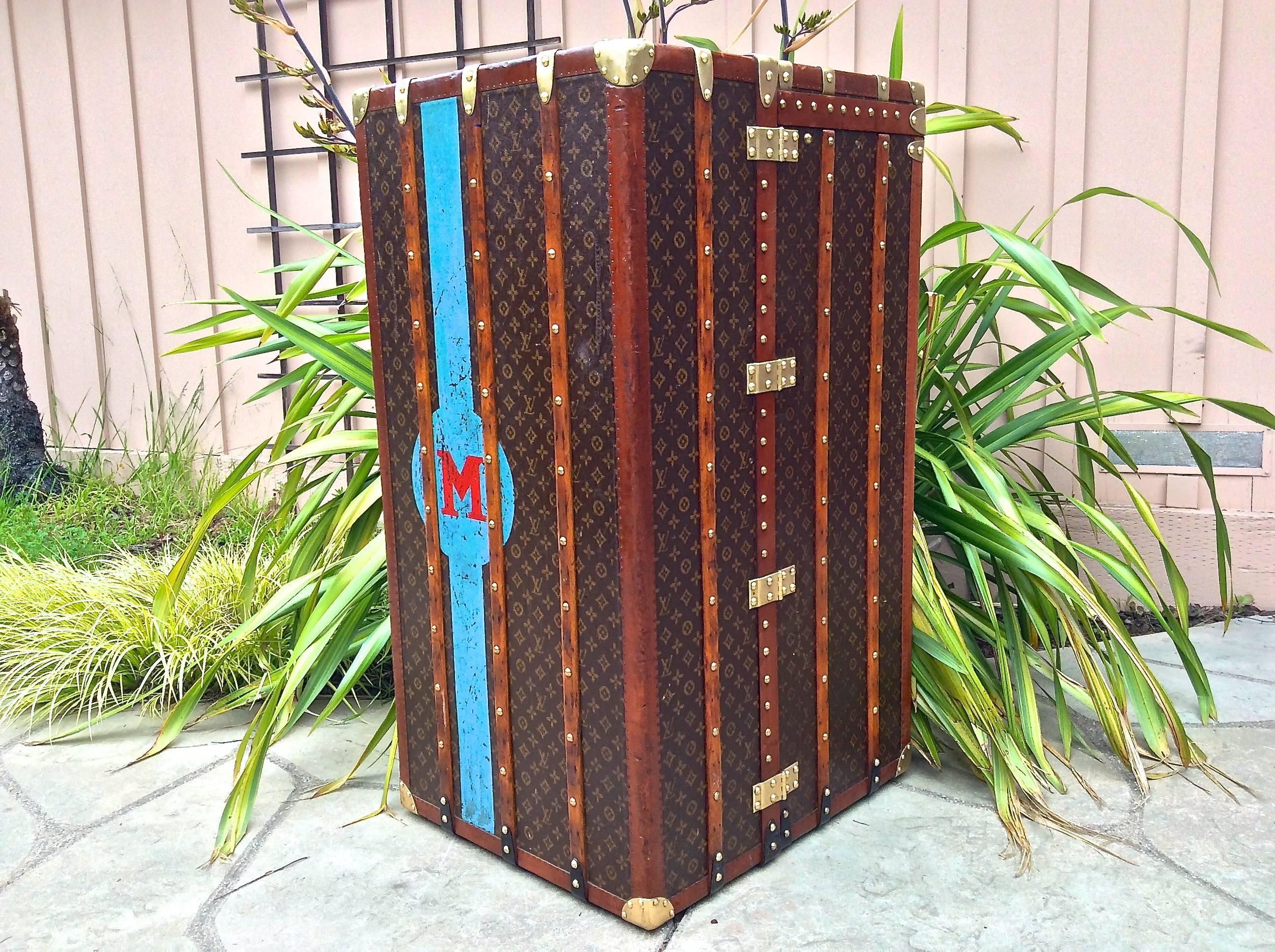 Louis Vuitton vintage double wardrobe steamer trunk in spectacular condition. This trunk has all original pieces including interior and exterior with all original latches, handles, drawers and hangers. Interior is in spectacular like new, virtually