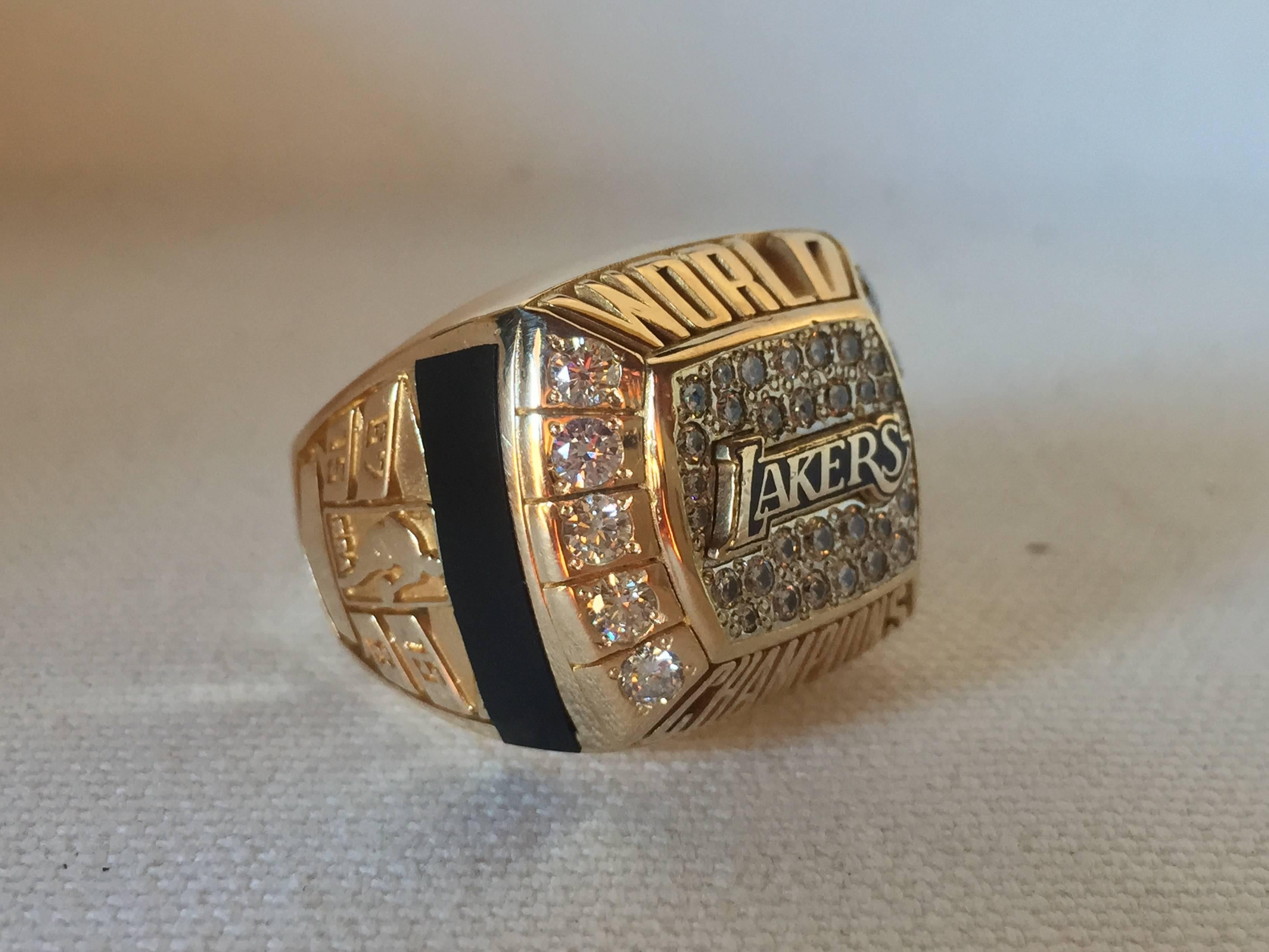 2000 Los Angeles Lakers NBA Championship Ring with Original Presentation Box For Sale 4