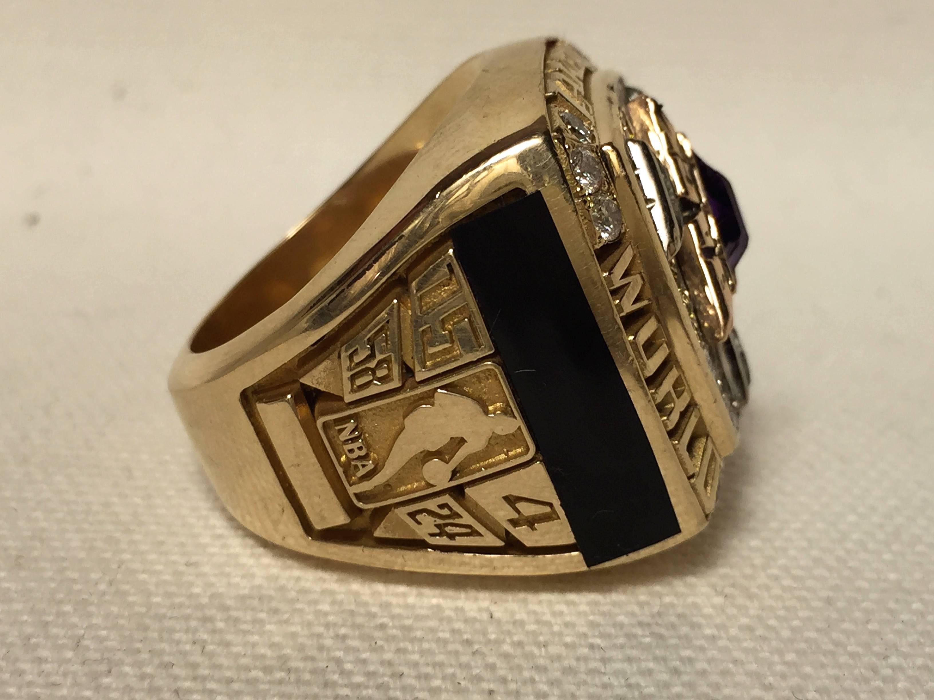2002 Los Angeles Lakers NBA Championship Ring with Original Presentation Box For Sale 1