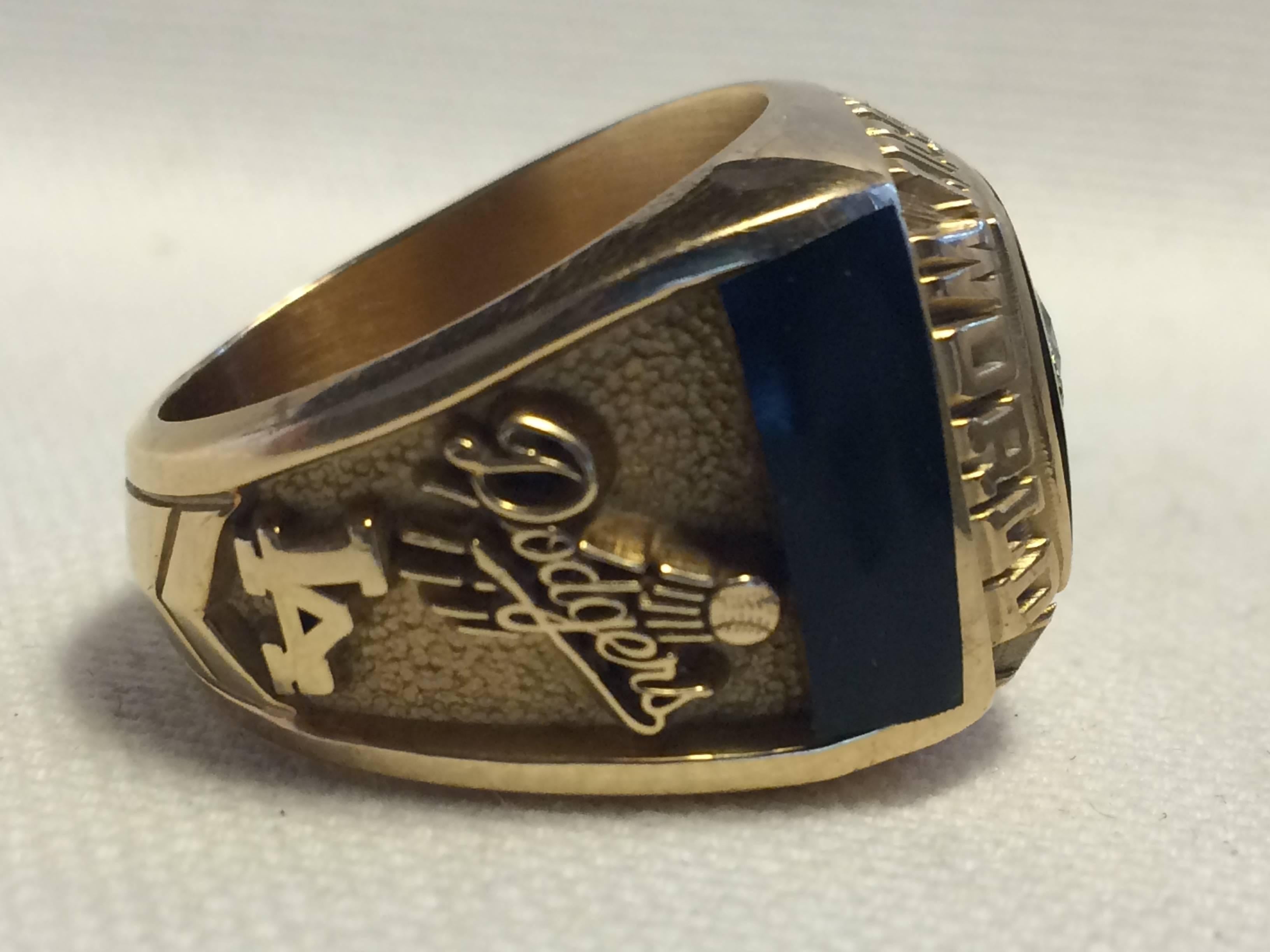Late 20th Century 1981 Las Angeles Dodgers World Series Championship Ring gold diamond baseball For Sale