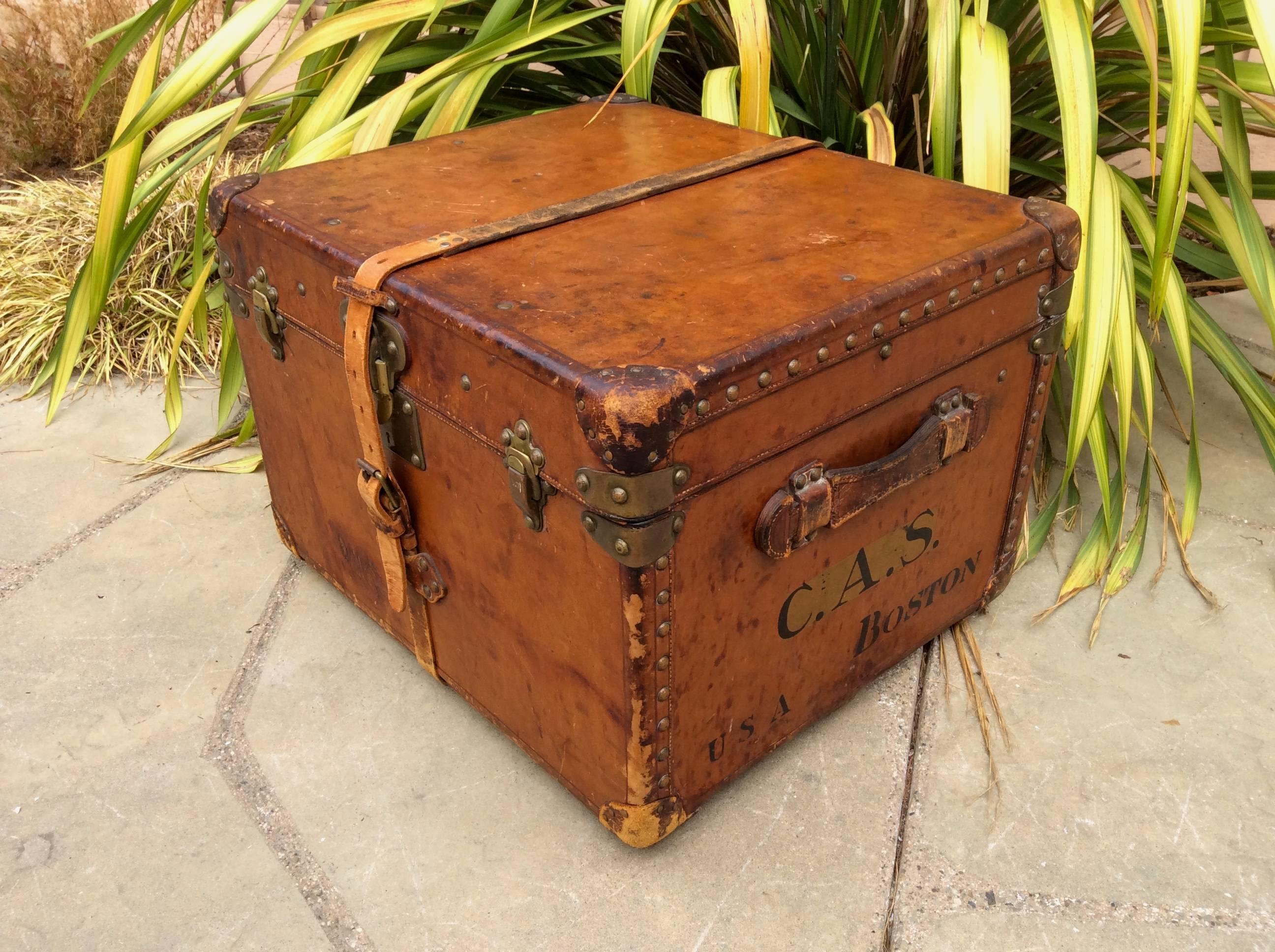 Louis Vuitton antique calf skin leather steamer trunk. Exterior is fantastic, complete with all original hardware, both original handles, original repaired leather center strap and complete interior with tray. Perfect size 17-22-25.
