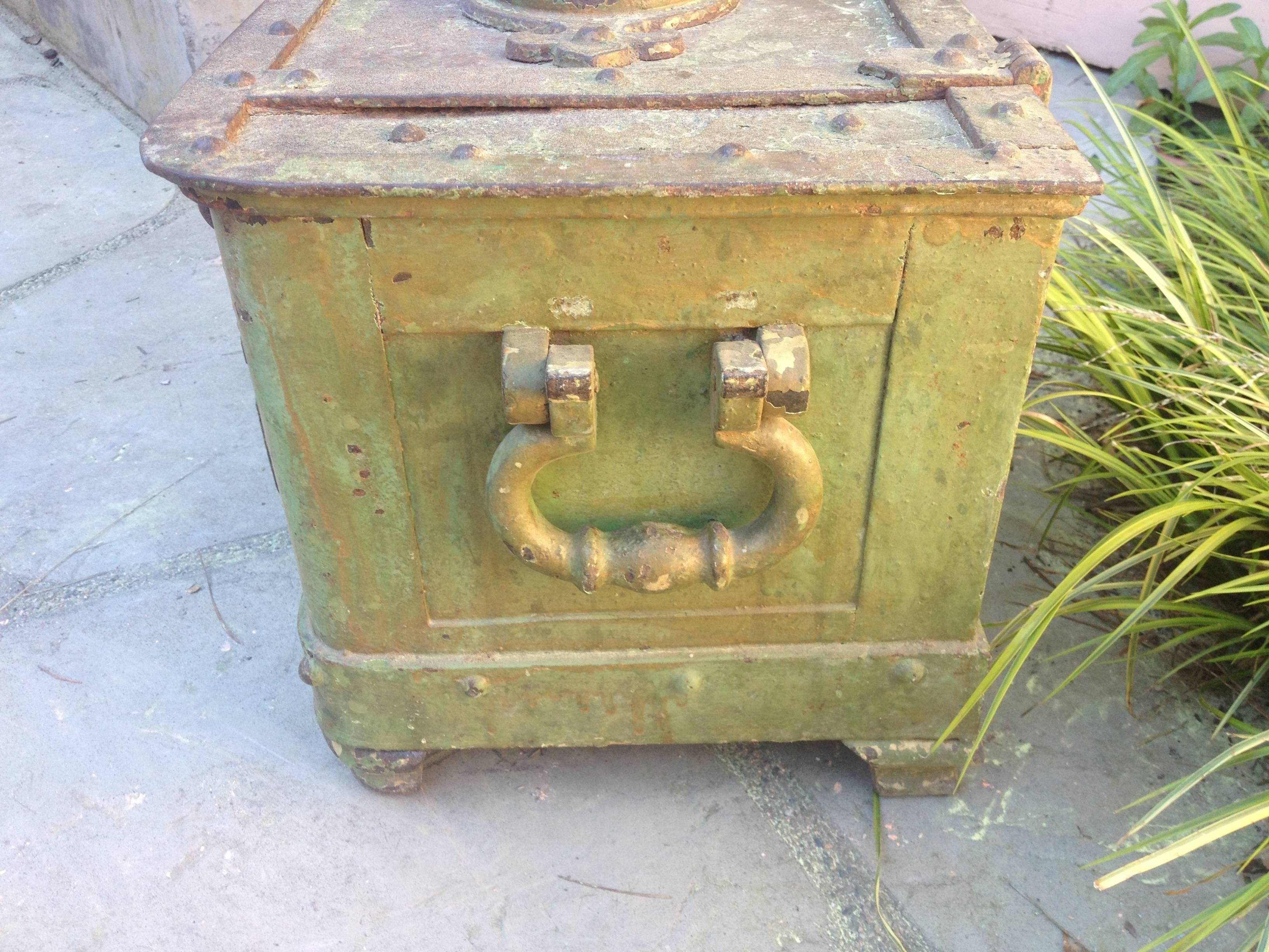 Antique Strong Box Safe iron old lock 17th century 18th 19th casket trunk  For Sale 1