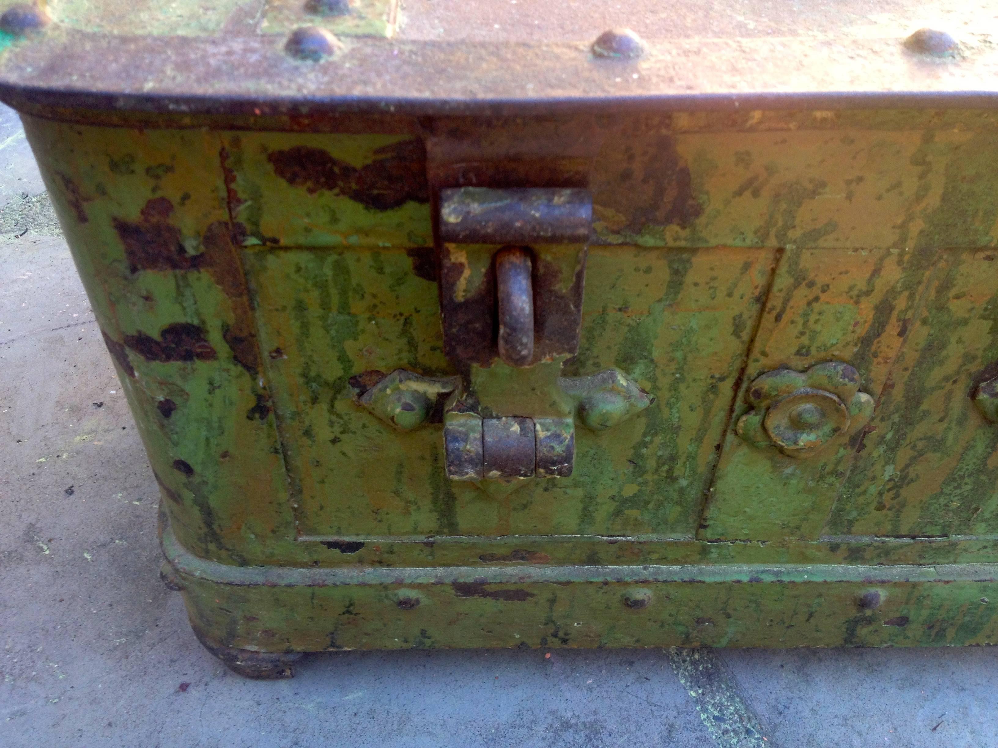 Antique Strong Box Safe iron old lock 17th century 18th 19th casket trunk  For Sale 5