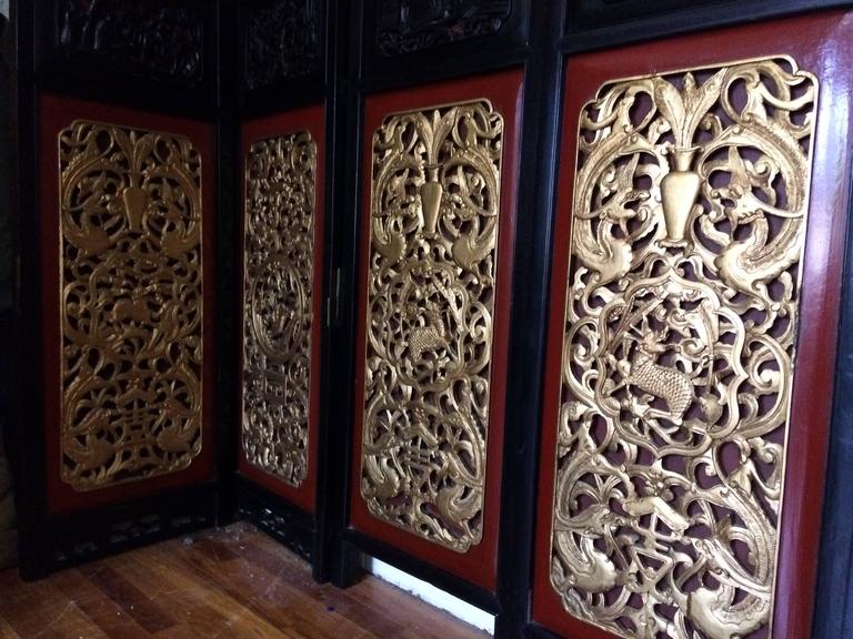 Antique Chinese Coromandel Screen Room Divider Ten Panel Carved Gold Asia art  In Good Condition For Sale In Carmel-by-the-sea, CA