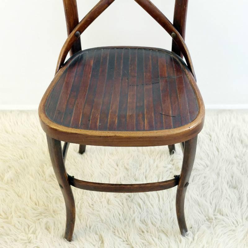 Bentwood Late 19th Century Pair of N°91 Chairs by Jacob and Josef Kohn For Sale