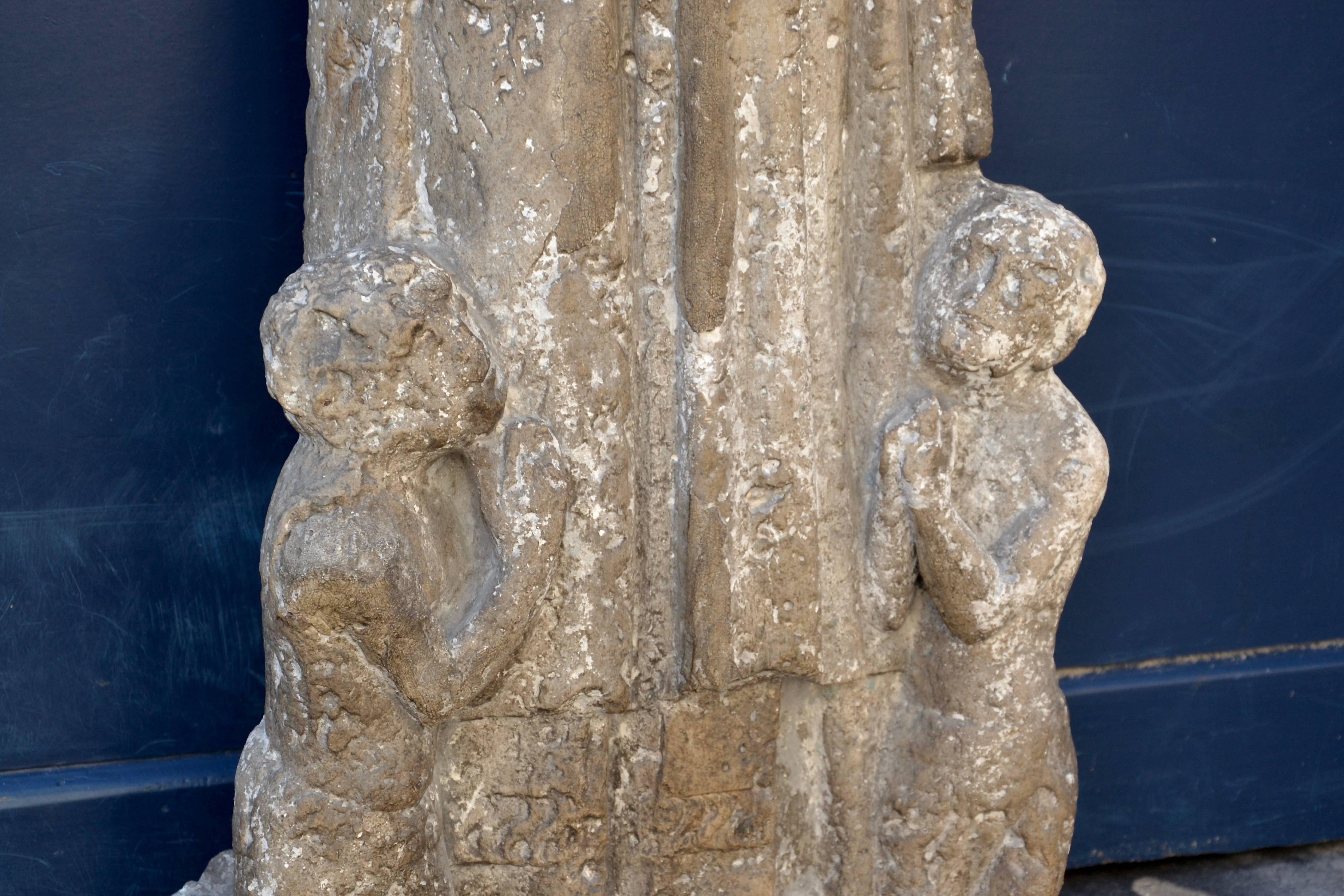 Beautiful 16th Century Statue of St. Nicholas in Carved Stone In Good Condition In Brussels, BE