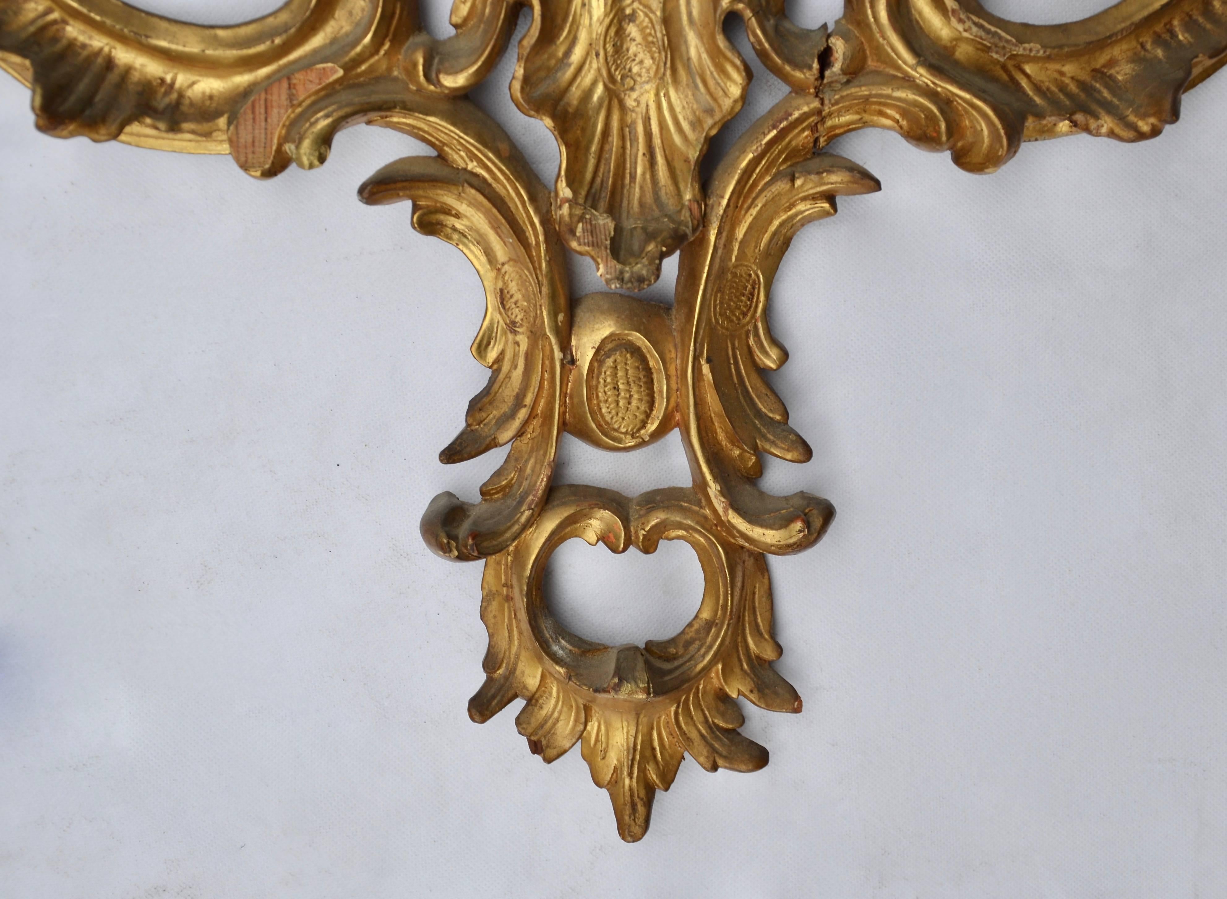 Beautiful Pair of 18th Century Italian Rococo Carved Giltwood Mirrors In Good Condition In Brussels, BE