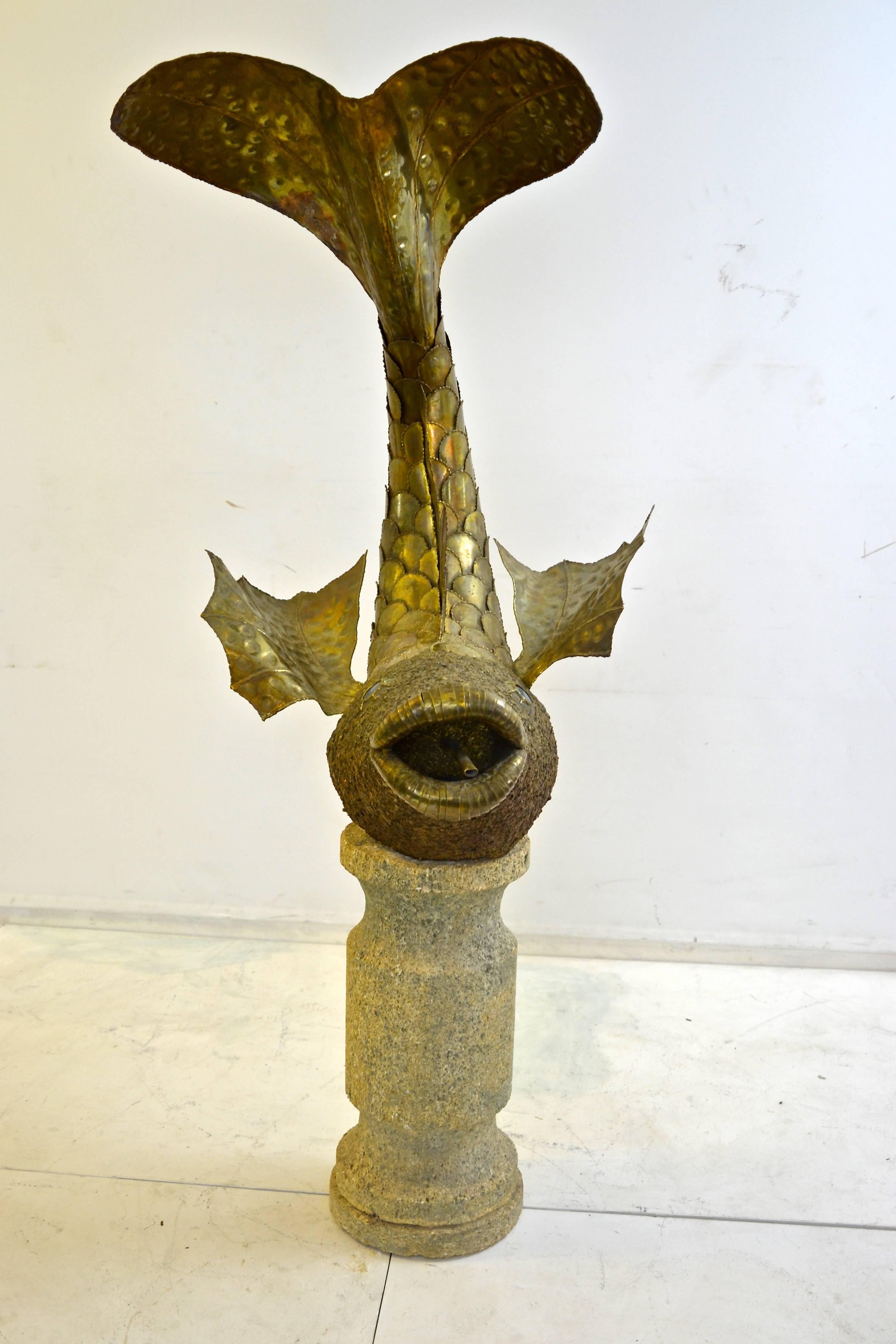 Post-Modern Decorative 1970s Fish Fountain in Brass on Stone Pedestal