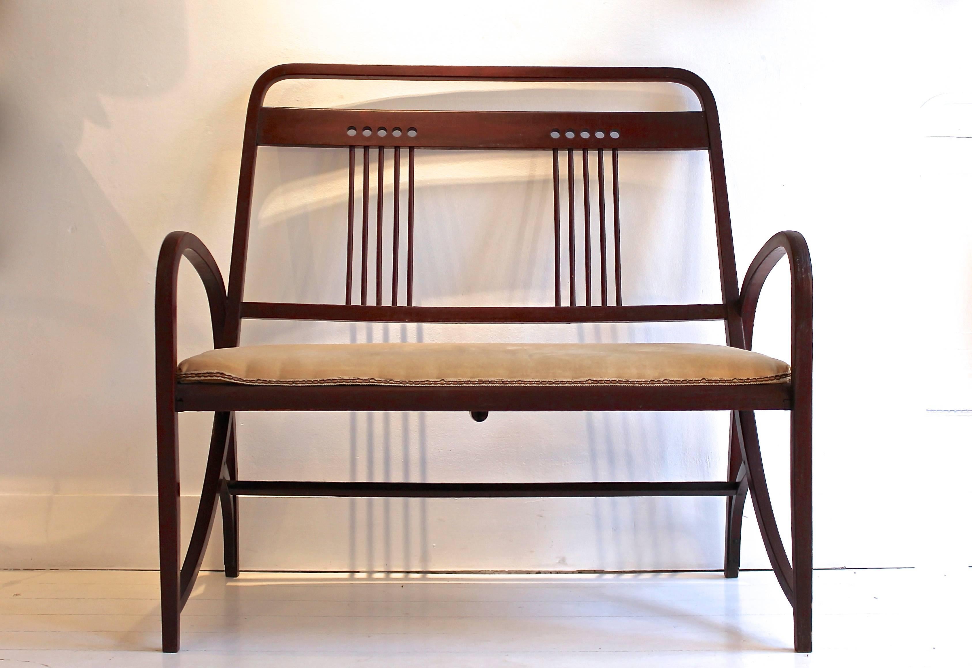Thonet model 511 bentwood bench.

Vienna Secession, circa 1900.