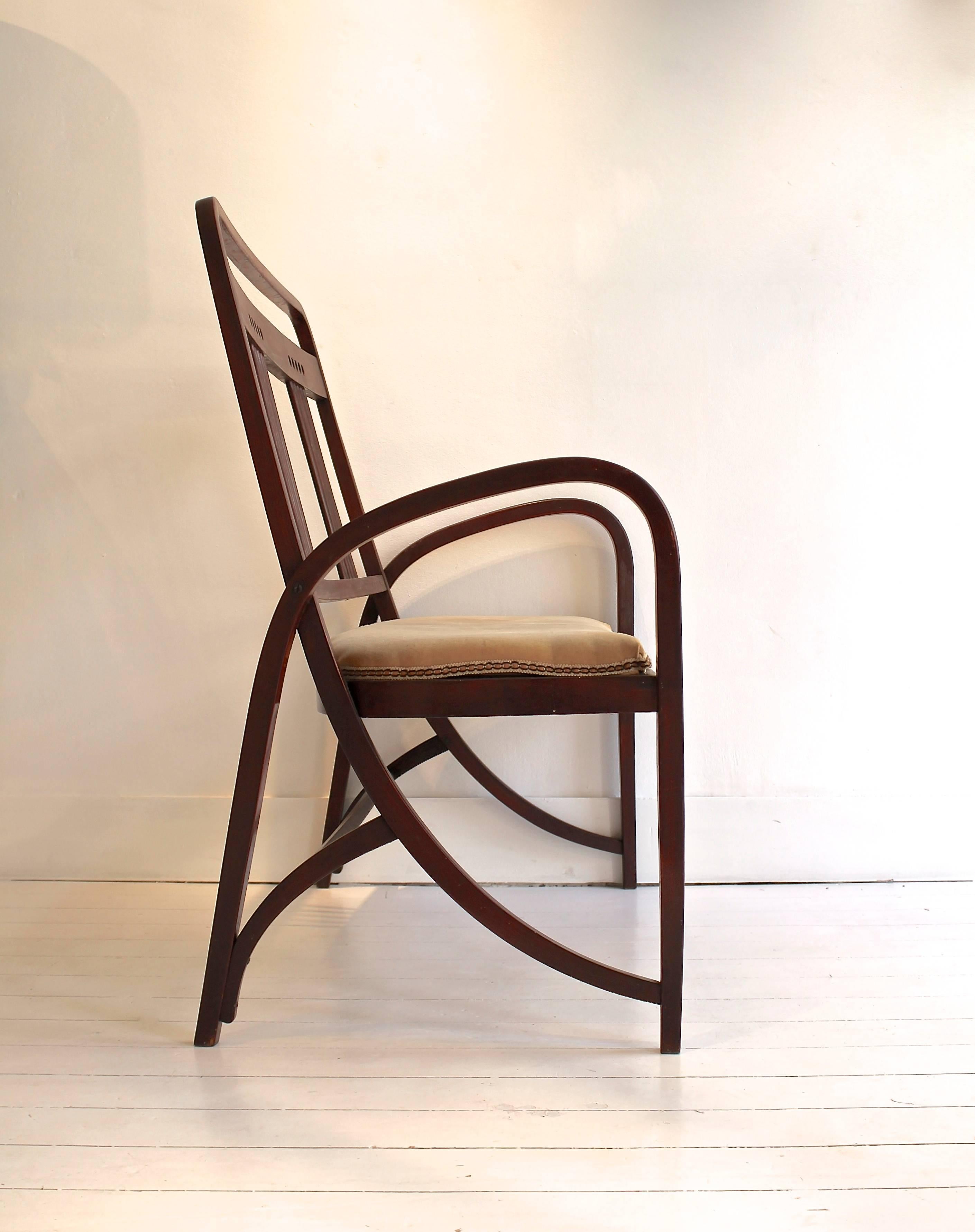 Thonet Model 511 Bentwood Bench, Vienna Secession, circa 1900 In Good Condition In Brussels, BE